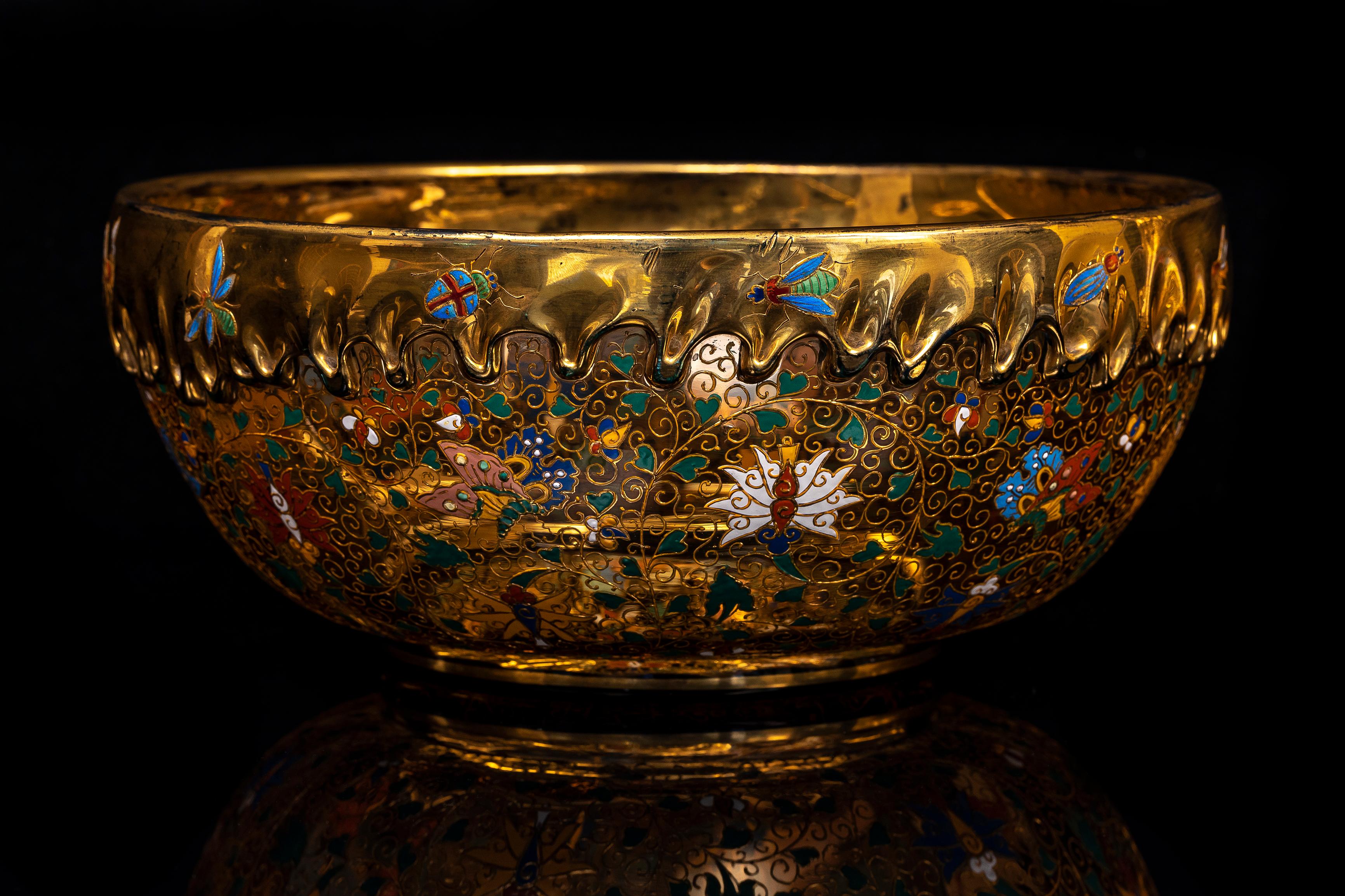 Seltener Moser-Bernstein-Kristallkrug & Basin mit emailliertem Drachen- und Salamandergriff im Zustand „Gut“ im Angebot in New York, NY