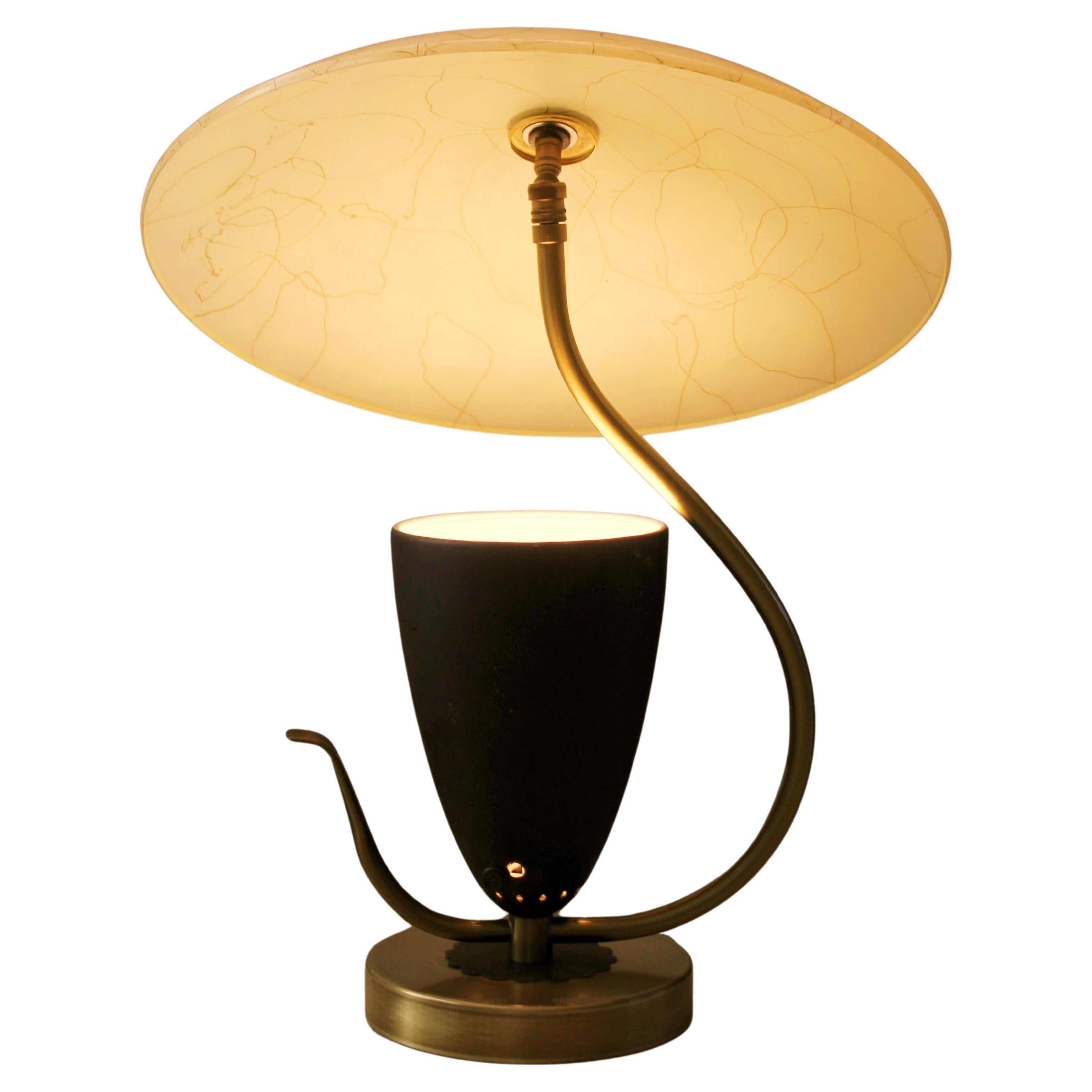 Rare lampe de table à réflecteur articulé en fibre de verre The Modernity 1950s 