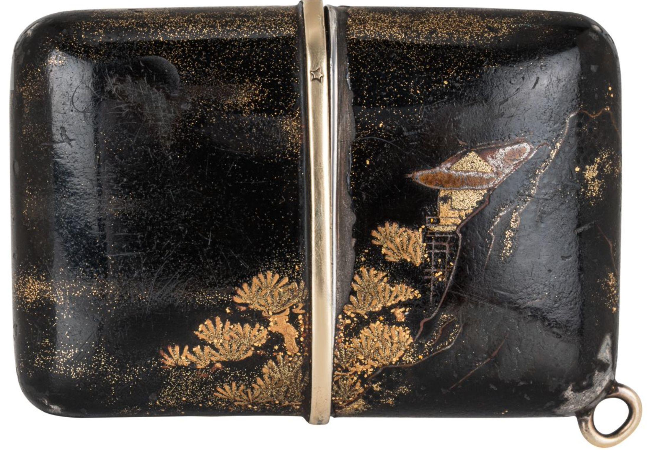 Movado. Eine seltene und frühe Maki-E Ermeto Handaufzug Handtasche oder Taschenuhr C1929

Zifferblatt: Das versilberte Originalzifferblatt ist vollständig mit Movado Chronometre Emerto signiert, mit Ziffern im Breguet-Stil und