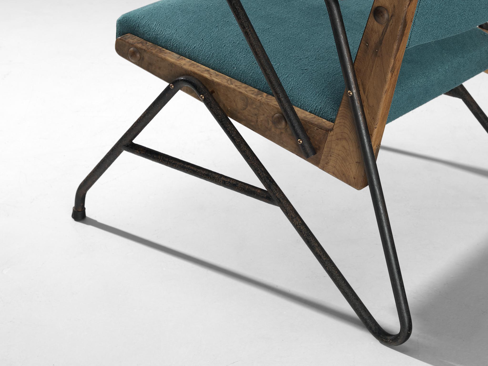 Raro par de sillones Moyses B. Klajn para Moveis Leal con estructura de hierro mediados del siglo XX en venta