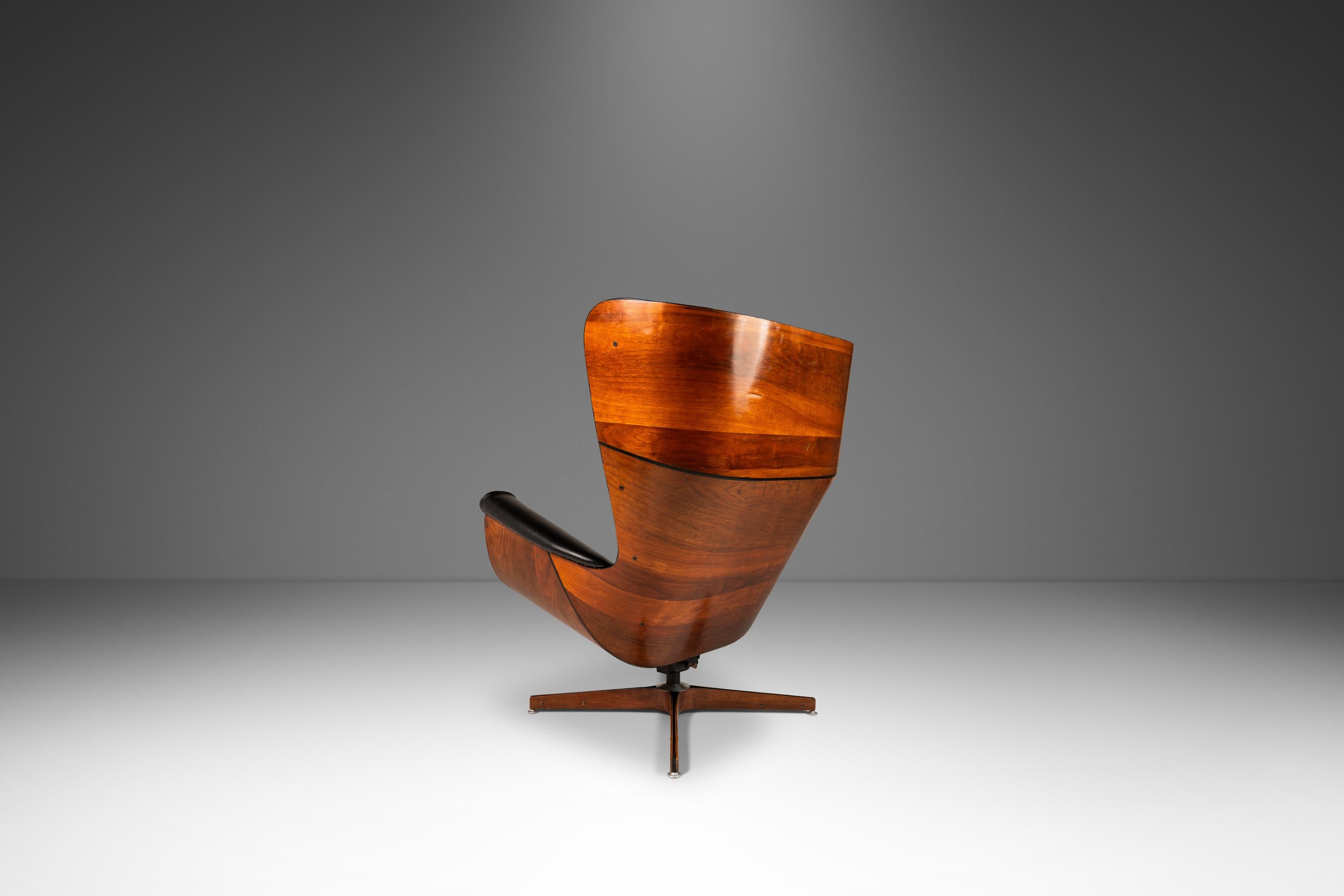 Rare 'Mr. Chair' Lounge & Ottoman by George Mulhauser for Plycraft, USA, 1960's In Good Condition In Deland, FL