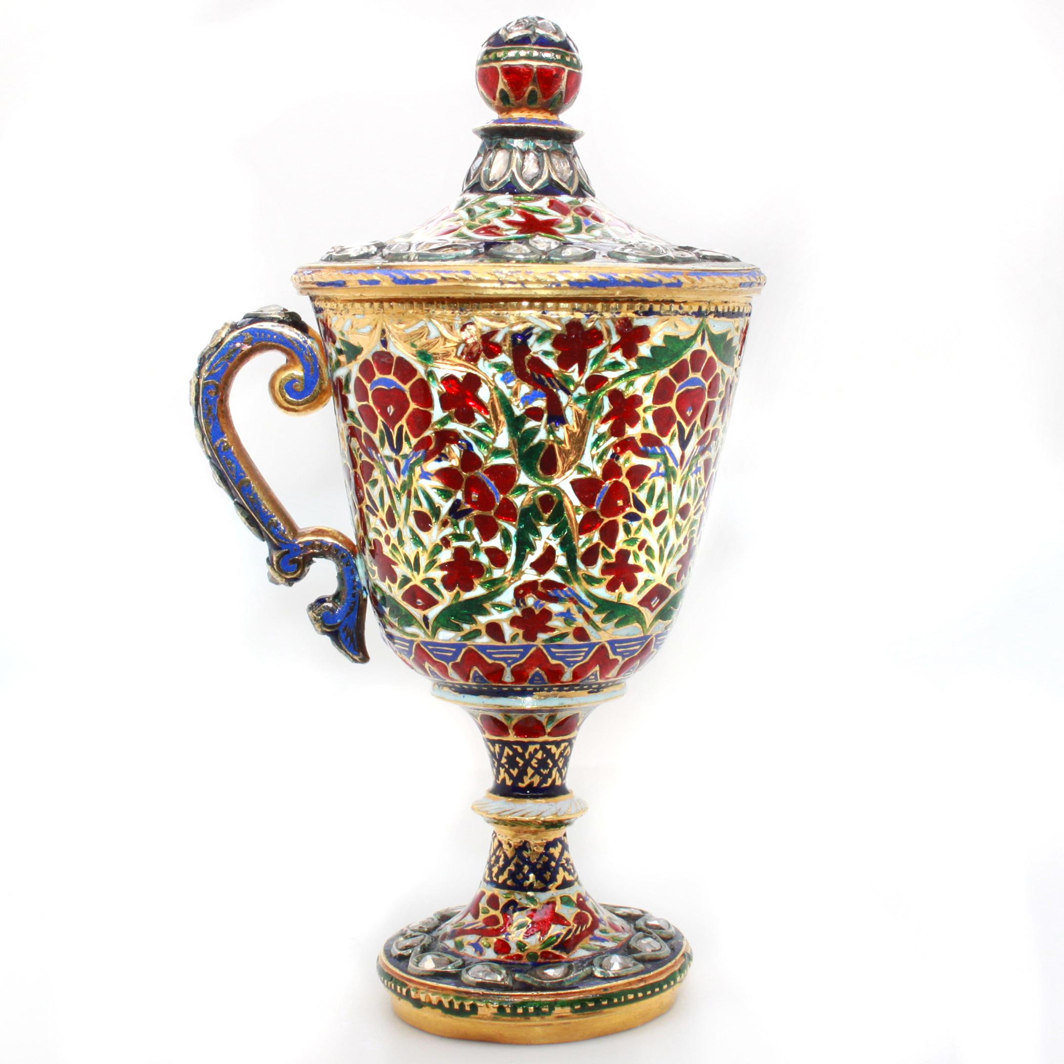 Rare Mughal Enamel and Diamond Cup, Early 19th Century In Good Condition For Sale In Idar-Oberstein, DE