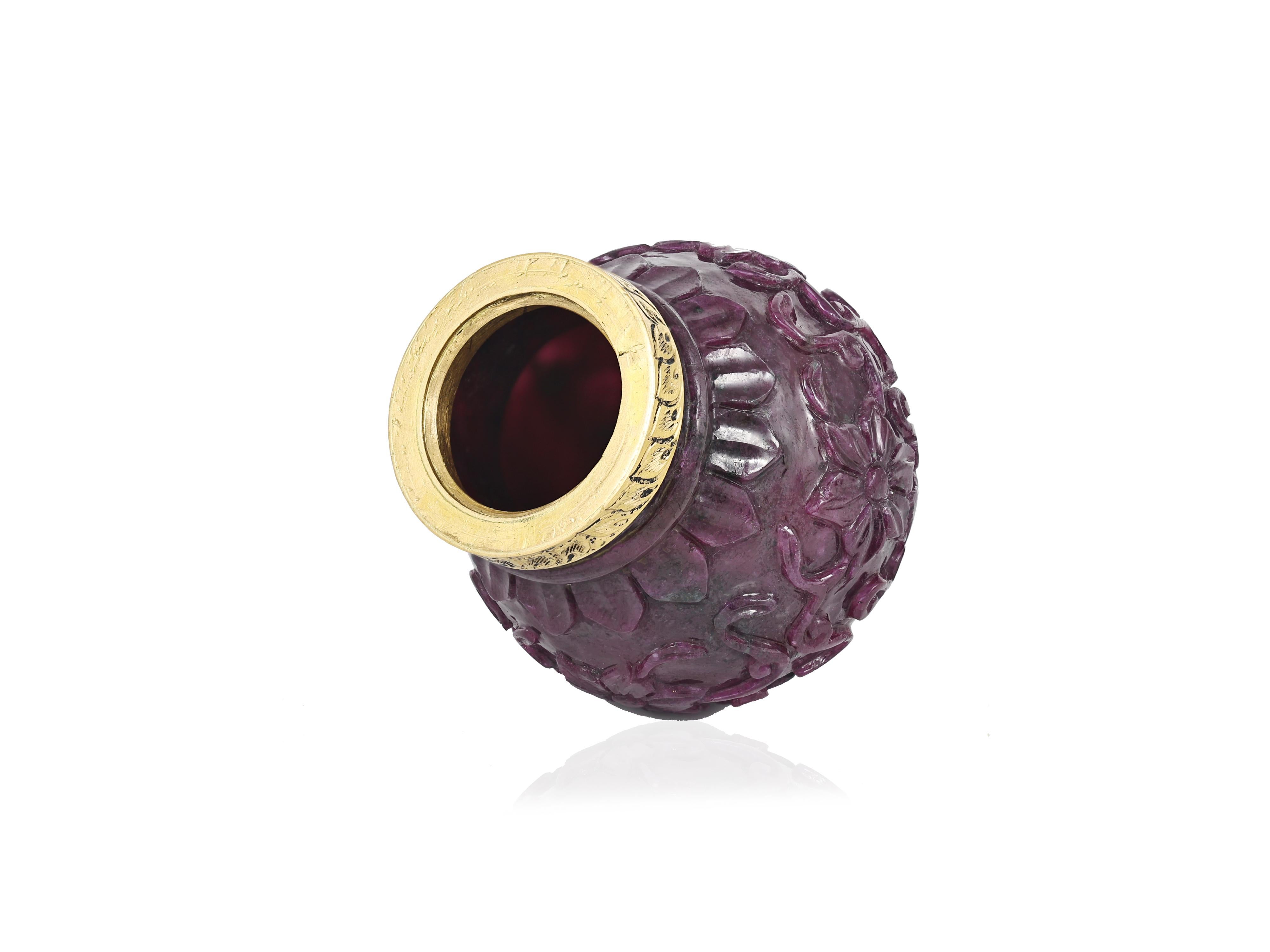 De los hombres Rara botella pequeña de rubí natural y oro de 22 quilates de estilo mogol en venta