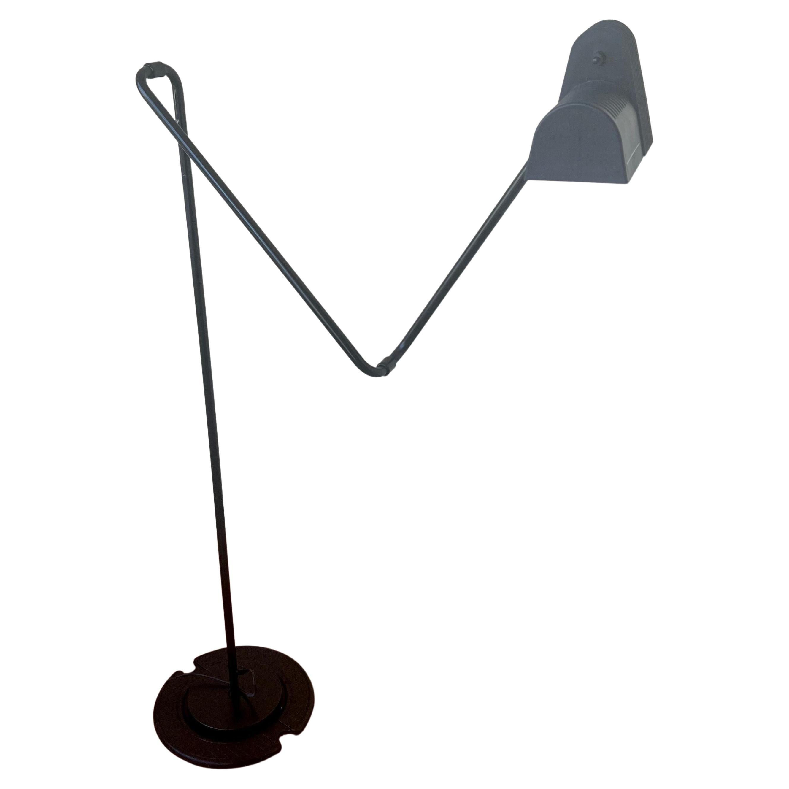 Rare lampadaire à clips multidirectionnel par Hannes Wettstein pour Belux en vente