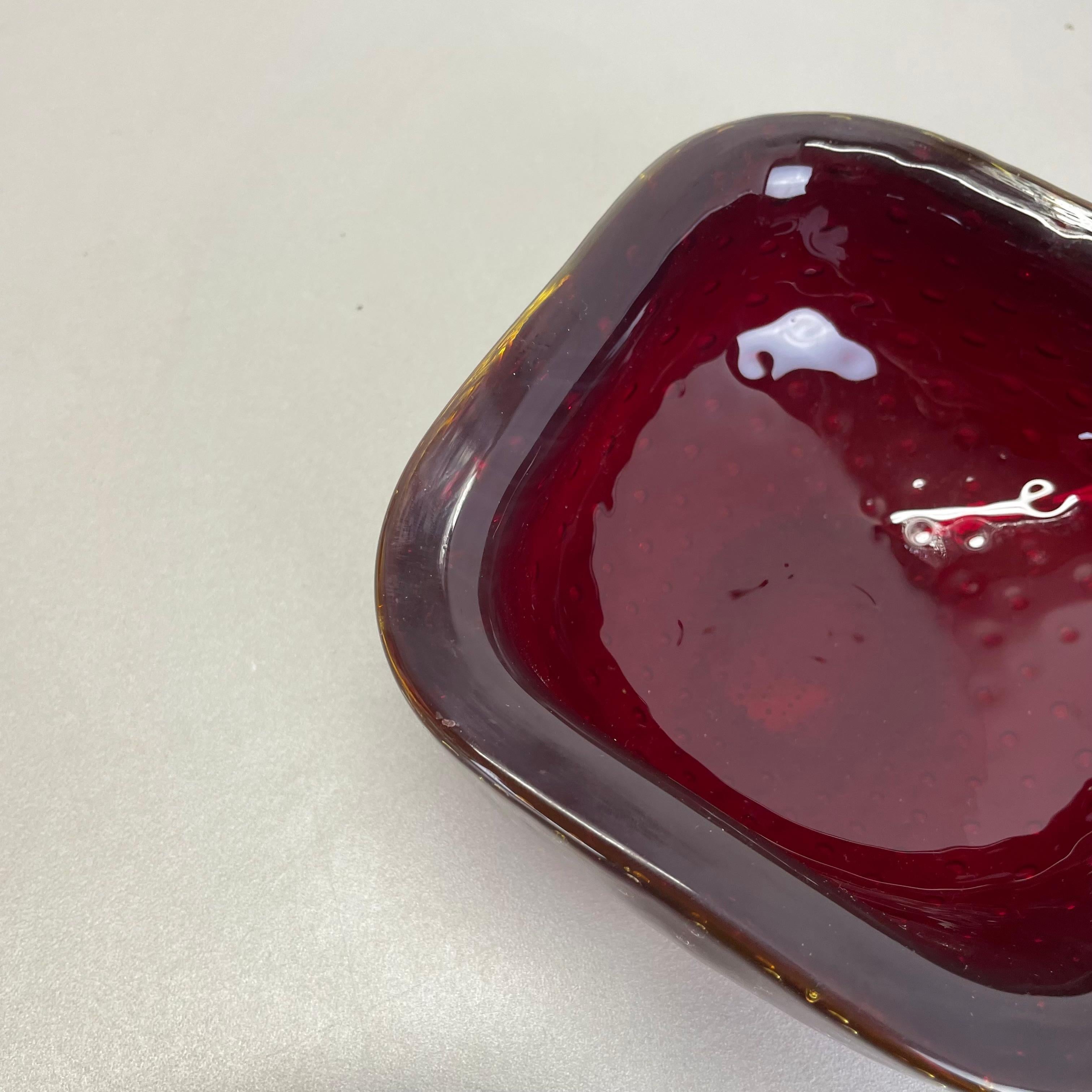 rare Murano Glass Bullicante dark red Bubble Bowl Element Shell Italy 1970 In Good Condition For Sale In Kirchlengern, DE
