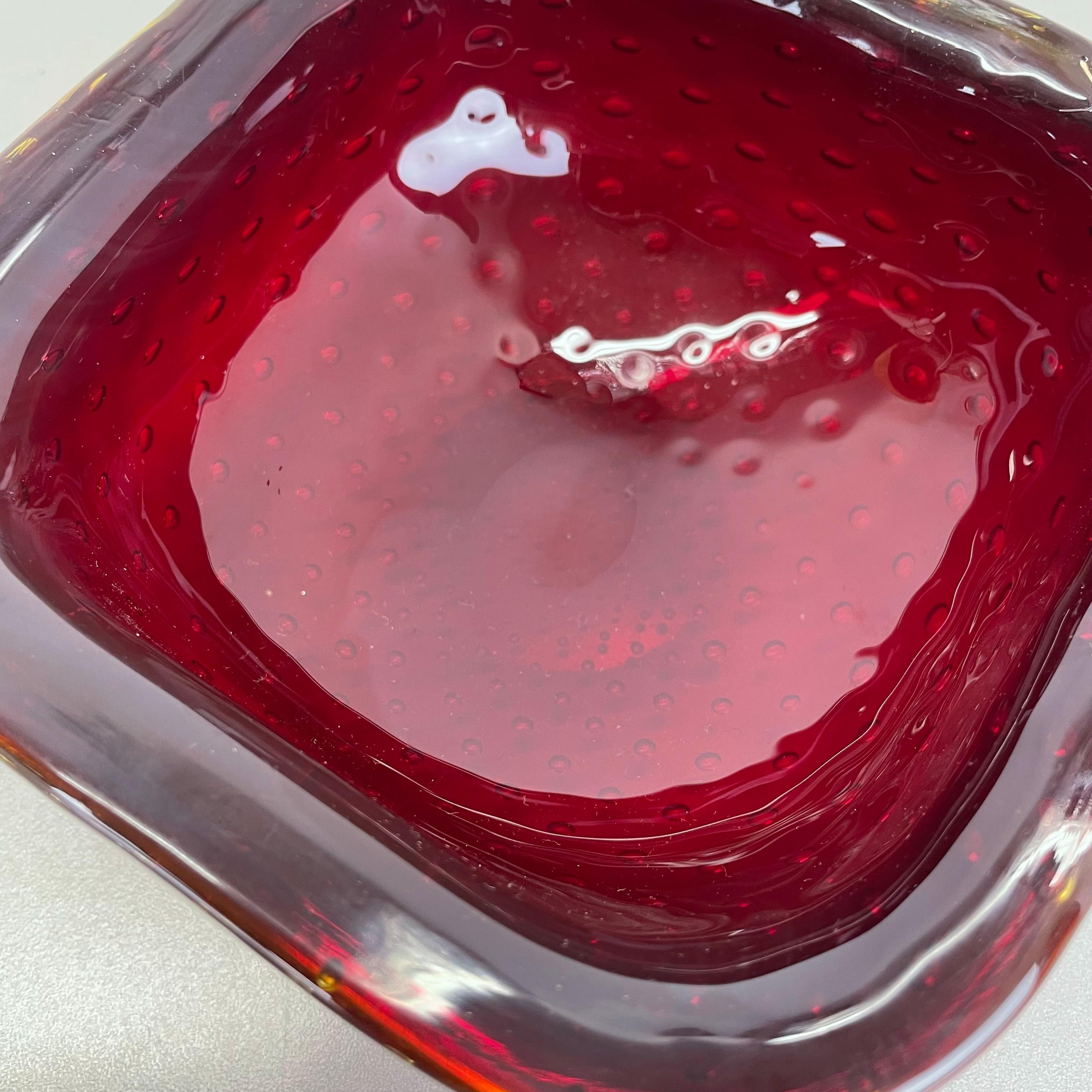rare Murano Glass Bullicante dark red Bubble Bowl Element Shell Italy 1970 For Sale 3