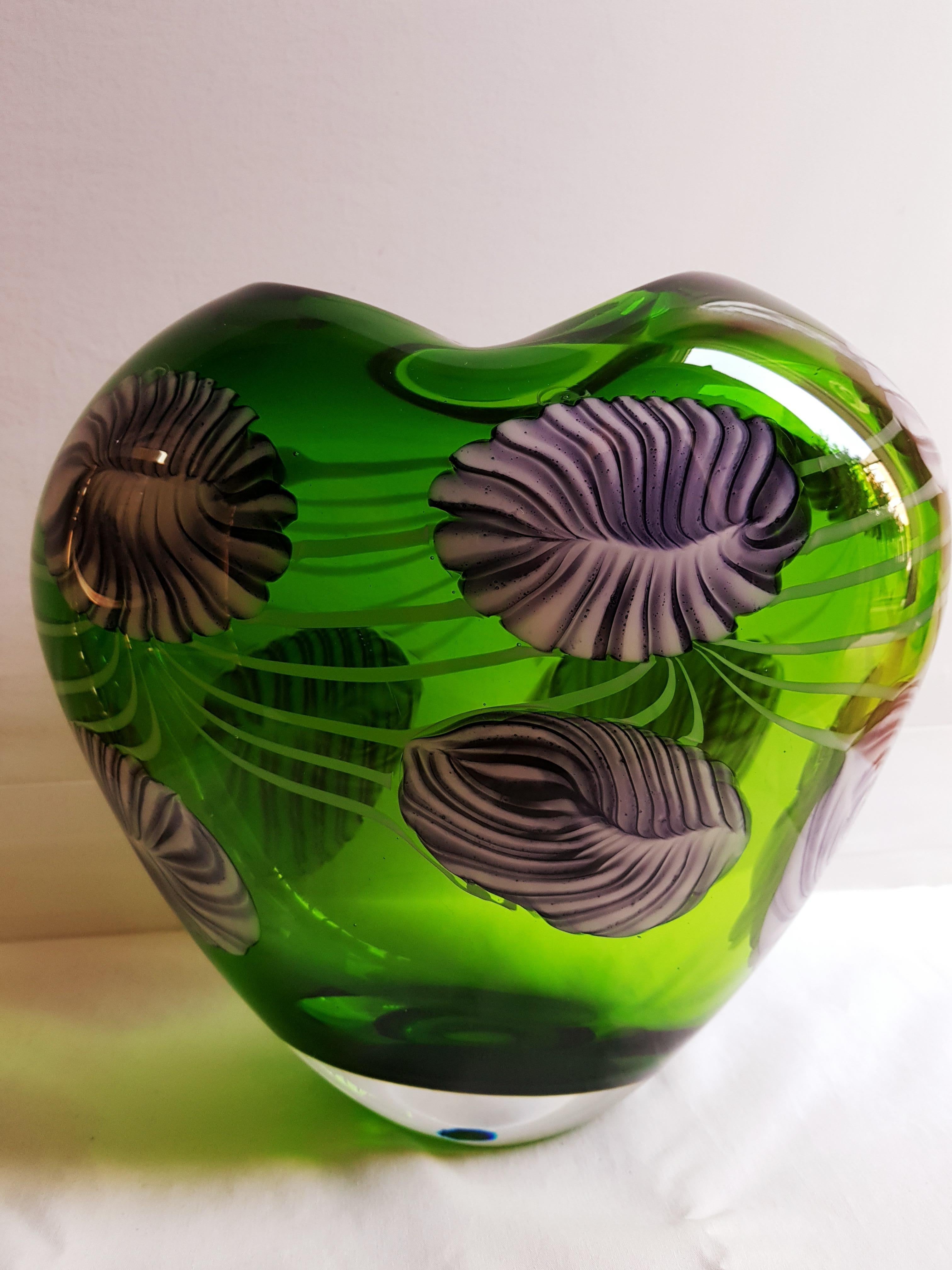 Beautiful vitange rare murano glass heart vase, incantato murrine by Luciano Ferro and Anzolo Fuga for A.Ve.M, years 1950-1956 brilliant condition.