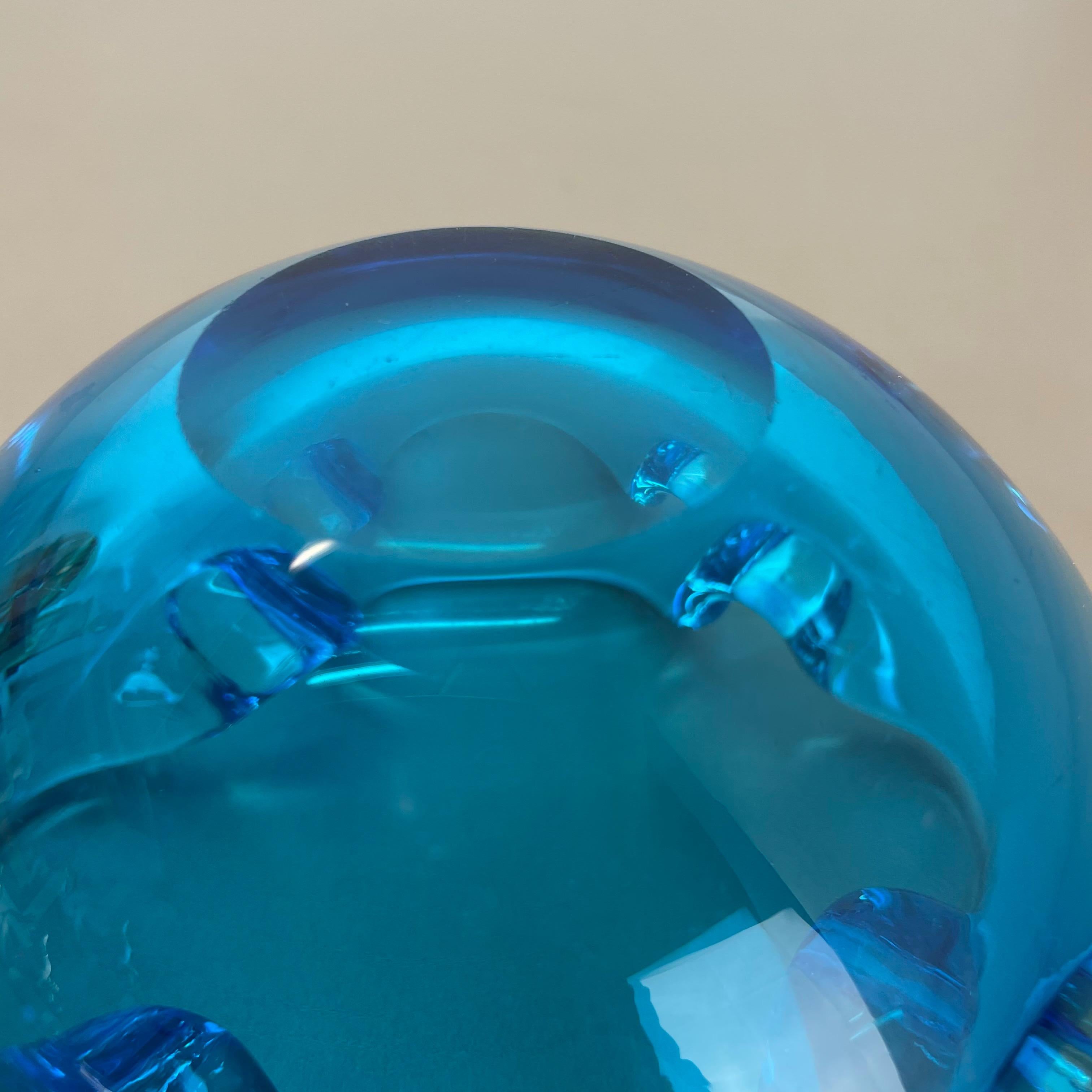 Cendrier en verre de Murano « bleu clair » rare avec éléments en coquille de bol, Murano, Italie, 1970 en vente 10