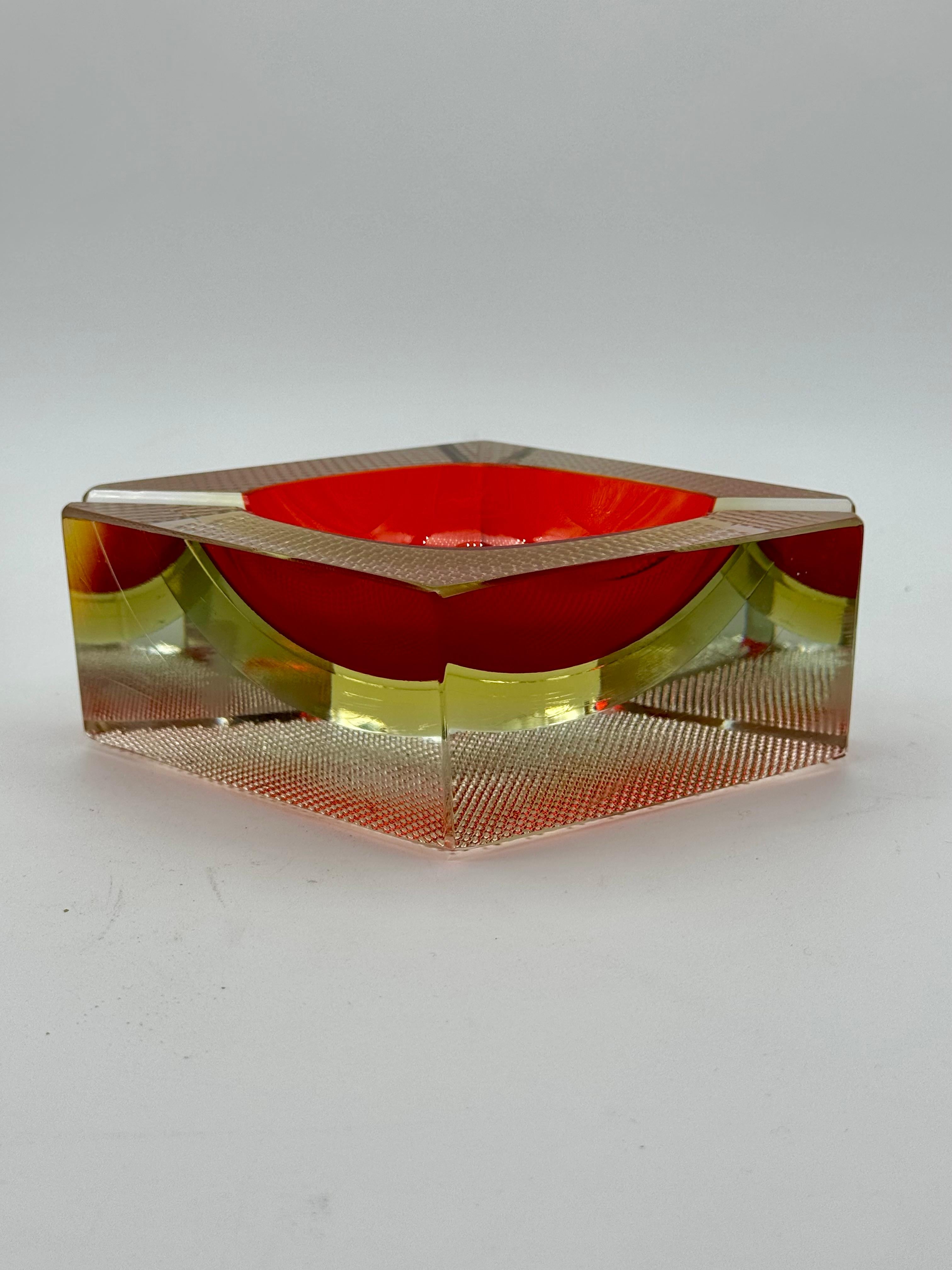 Mid-Century Modern Rare Murano Uranium Glass Ashtray, Flavio Poli for Seguso, Sommerso Technique, 1 For Sale