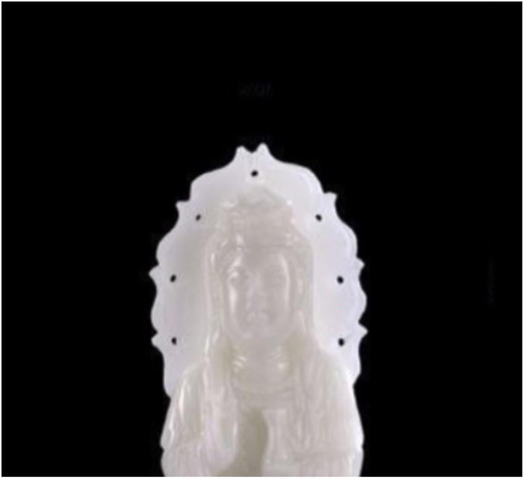 Seltene natürliche geschnitzte Quan Yin Guanyin-Skulptur aus weißem Jadeit und Jade in Museumsqualität (Gemischter Schliff) im Angebot