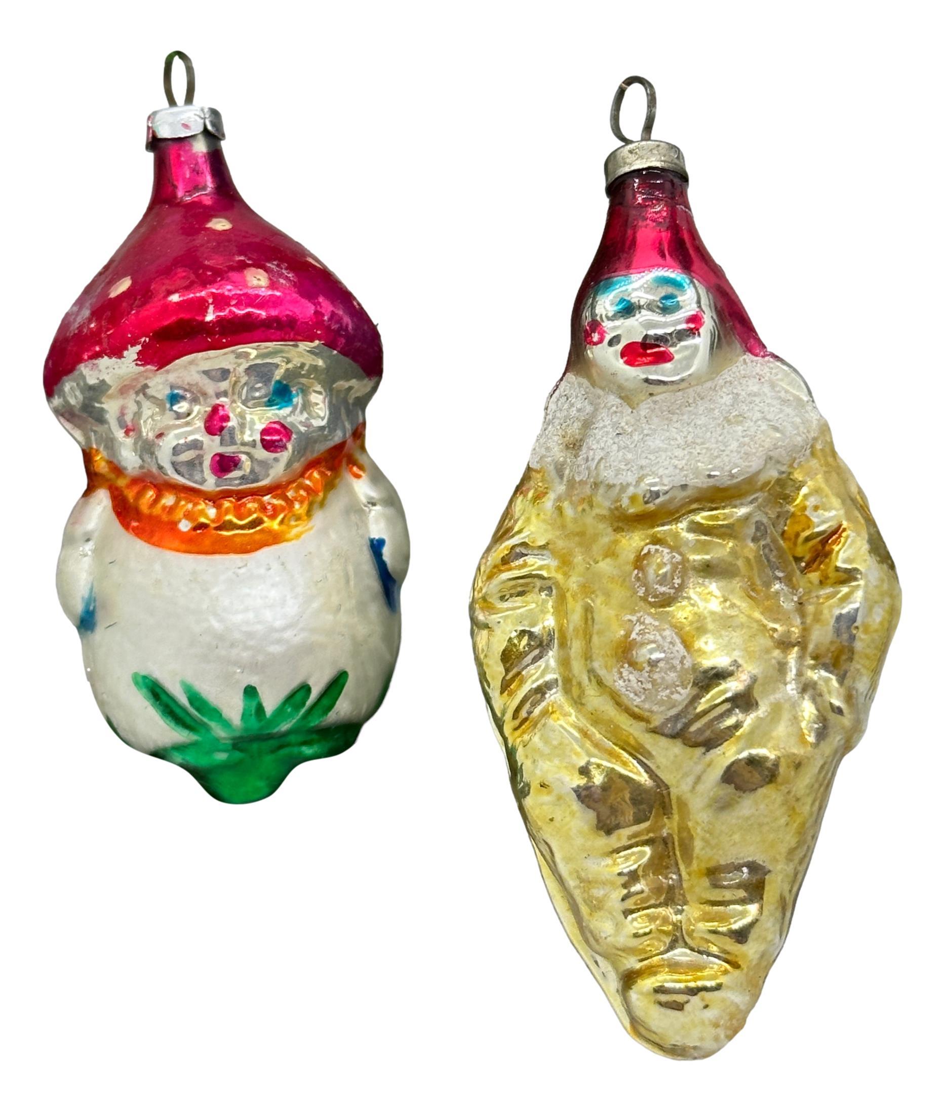 A rare Christmas ornament set of three. Each is made from mouth blown glass, this would be a great addition for your Christmas or feather tree. Size always given for the tallest item in the pictures. Age approx. 1930s, sometimes older.
  