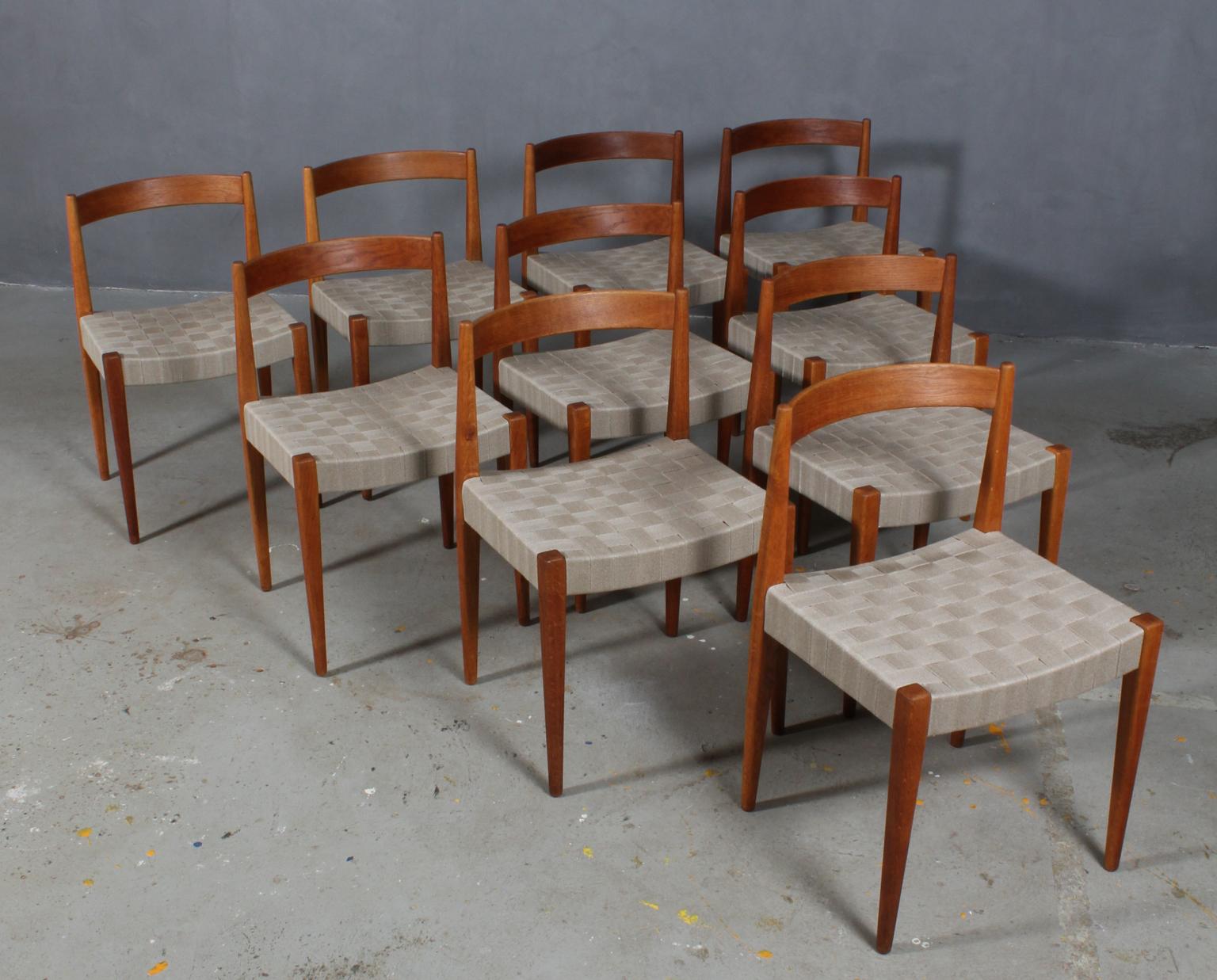 Nanna & Jørgen Ditzel. Ten dining chairs new webbed.

Frame of oak.

1960s. 
 