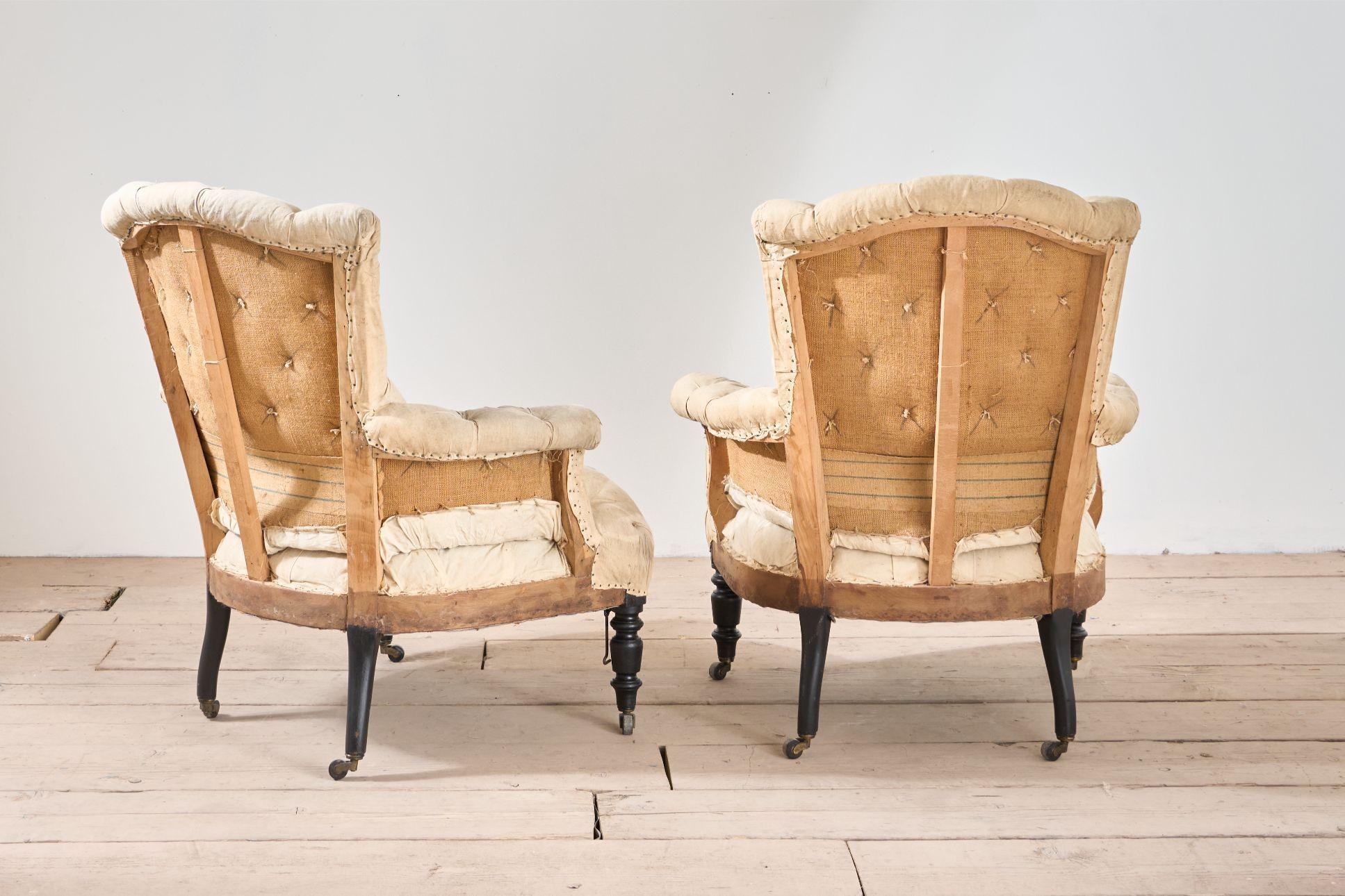 Rare Napoleon III pair of Buttoned back and seat armchairs with matching stool For Sale 2