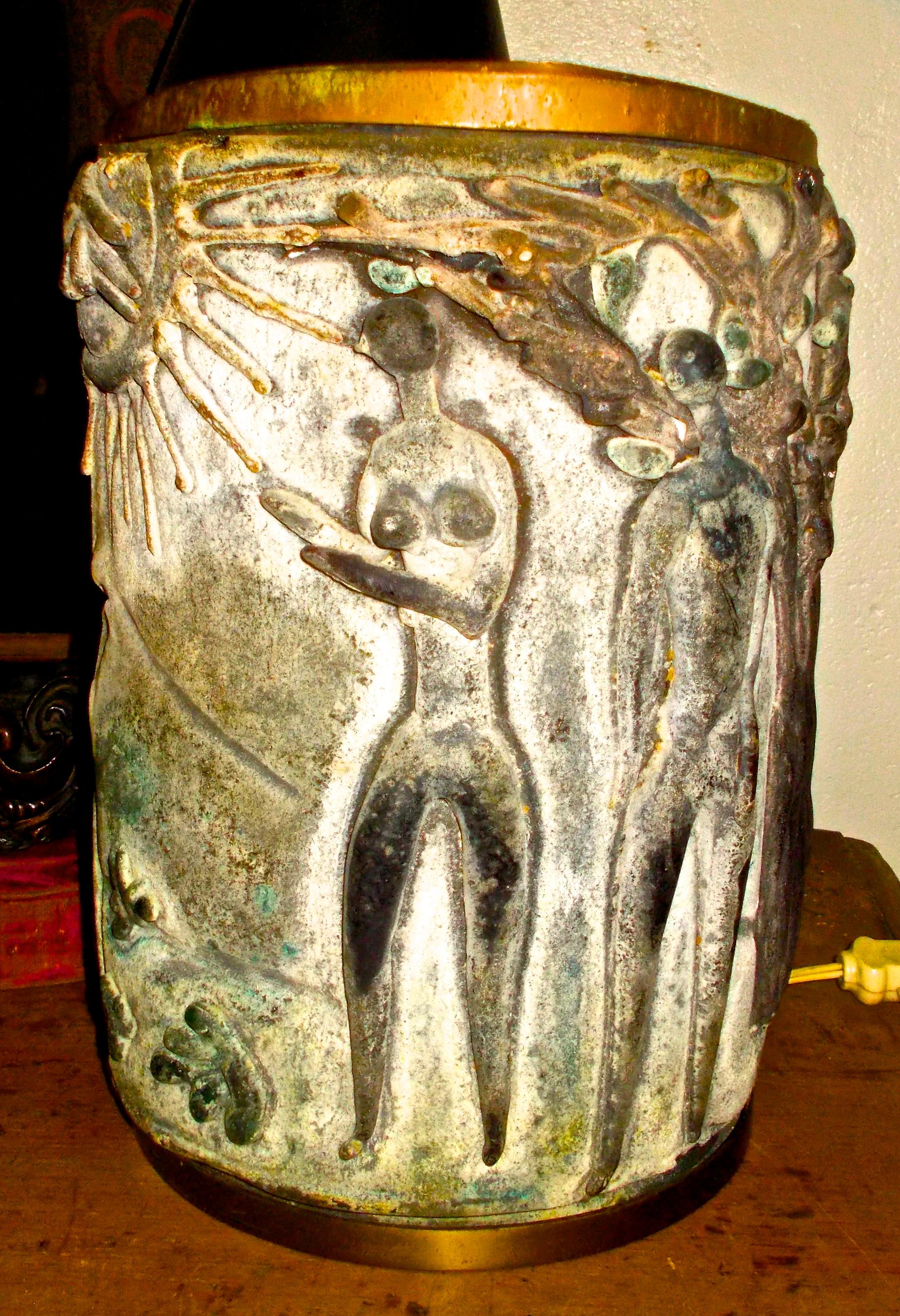 'Adán y Eva' Una de las piezas únicas 'Scavo' de la fabulosa pared creada por Martinuzzi para Gino Cenedese, años 50 . Las fotos demuestran el aspecto muy diferente pero igualmente eficaz de la pieza con la luz de fondo y apagada.