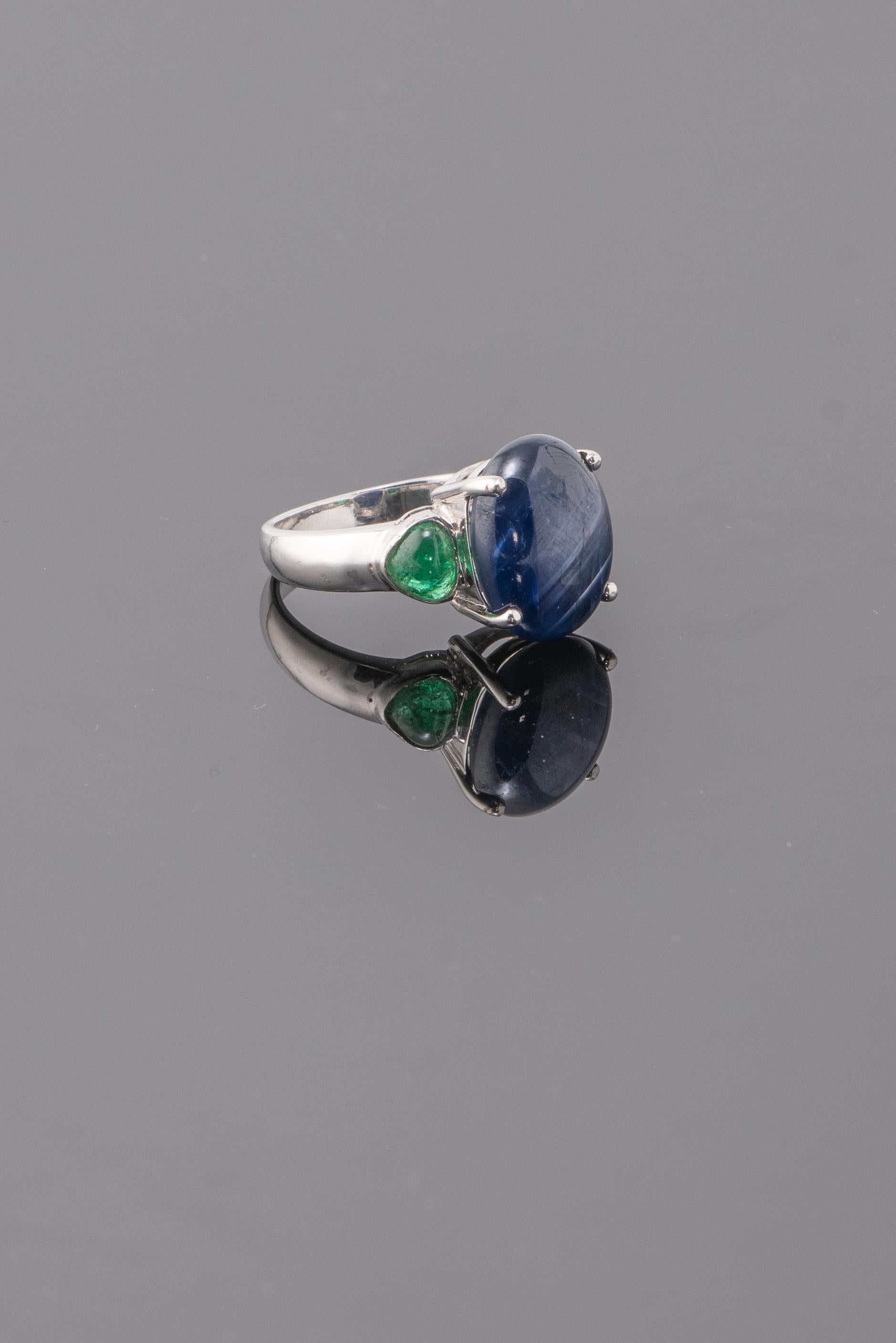 Oval Cut Rare Natural 13.24 Star Sapphire and Emerald Cocktail or Engagement Ring