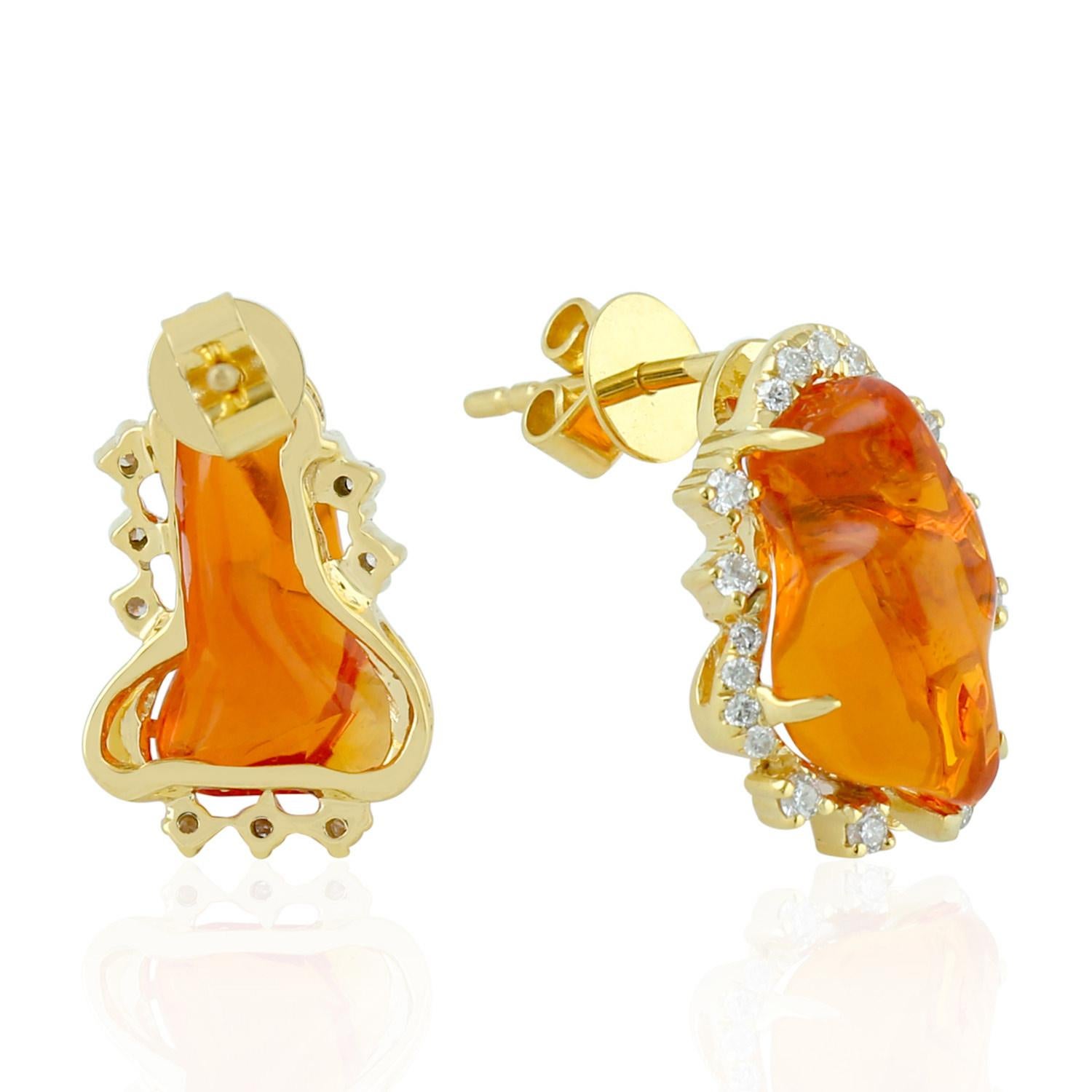 Taille mixte Boucles d'oreilles en or jaune 18 carats avec opale de feu et diamants naturels de 6,45 carats en vente