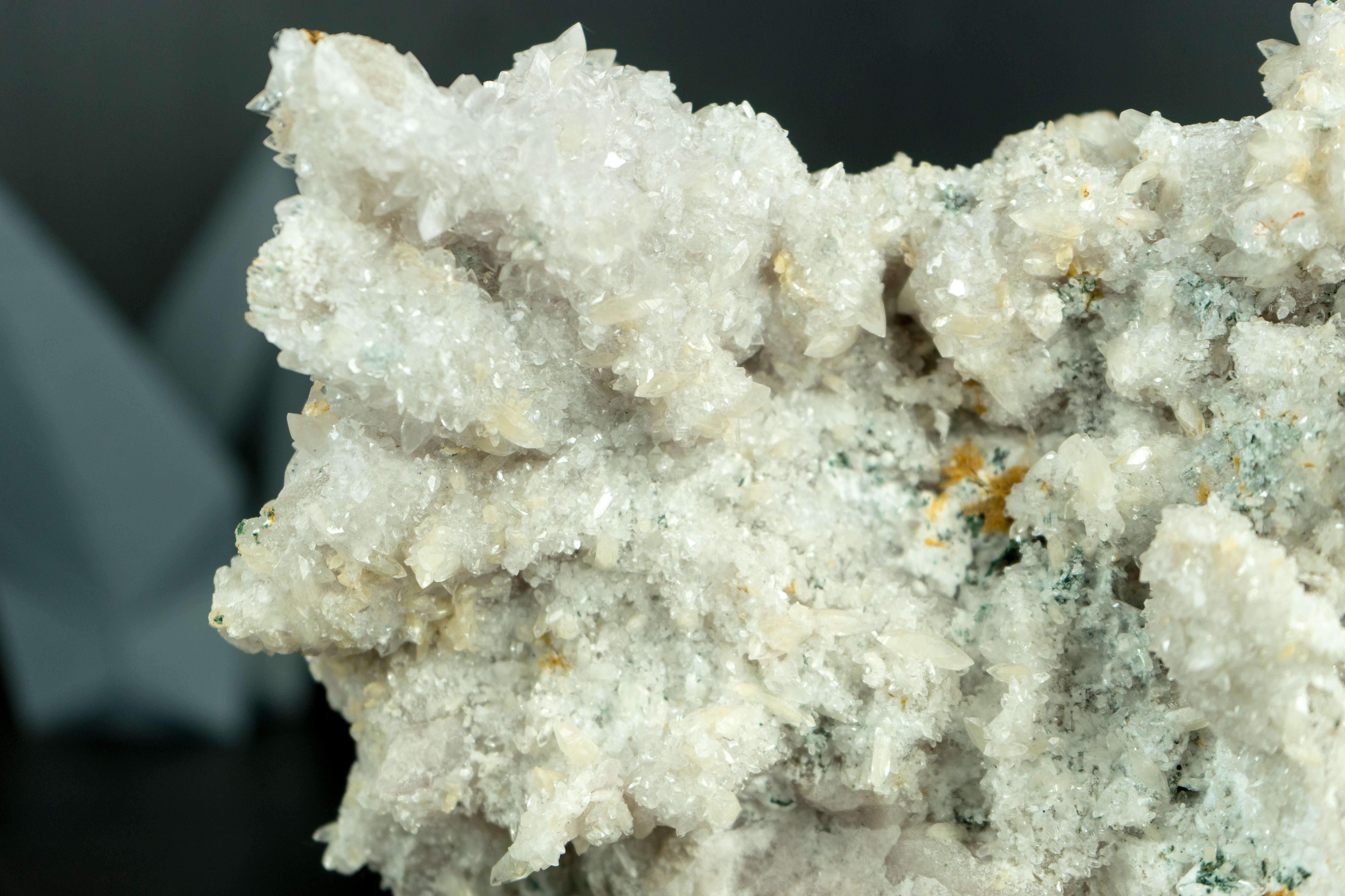 Seltener natürlicher Amethyst-Blumenteller mit glänzendem Kristall, Calcite und Celadonit  im Angebot 7