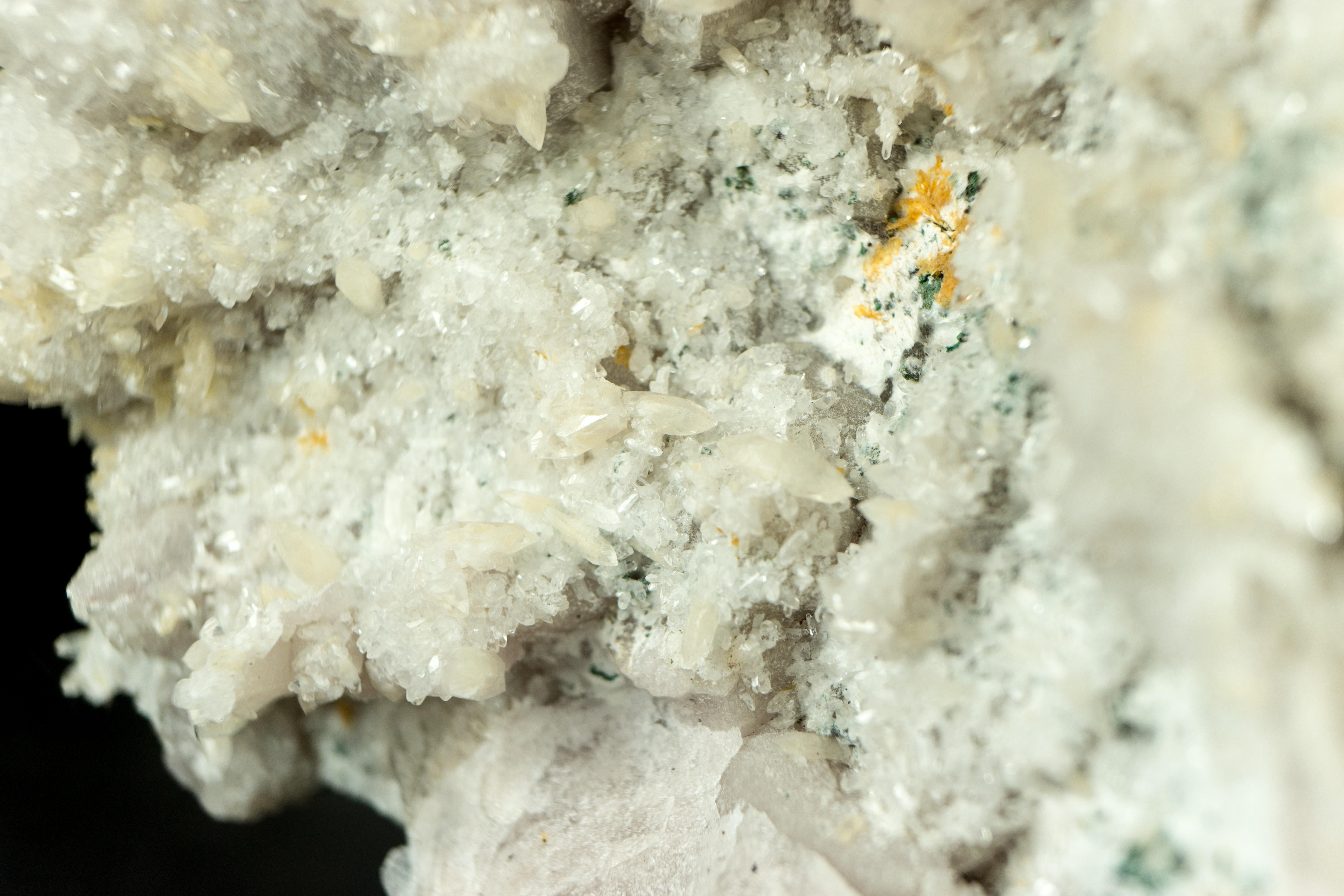 Seltener natürlicher Amethyst-Blumenteller mit glänzendem Kristall, Calcite und Celadonit  im Zustand „Neu“ im Angebot in Ametista Do Sul, BR