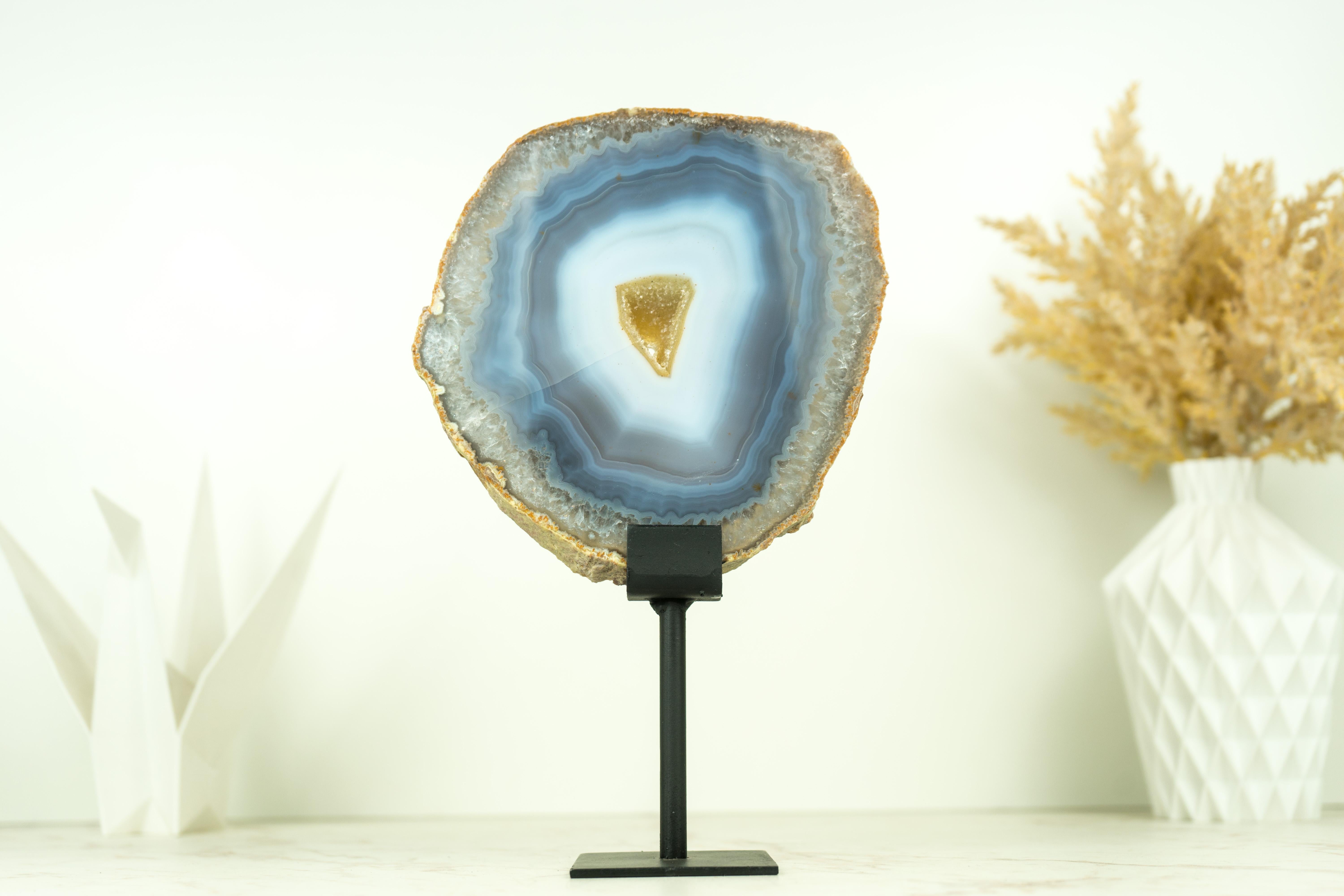 A superb Agate slice, showcasing rare agate colors and stunning aesthetics. This one-of-a-kind, super high-grade piece is a genuine artistic expression from Mother Nature, now available to you.

This rare Soledade Agate features beautiful and intact