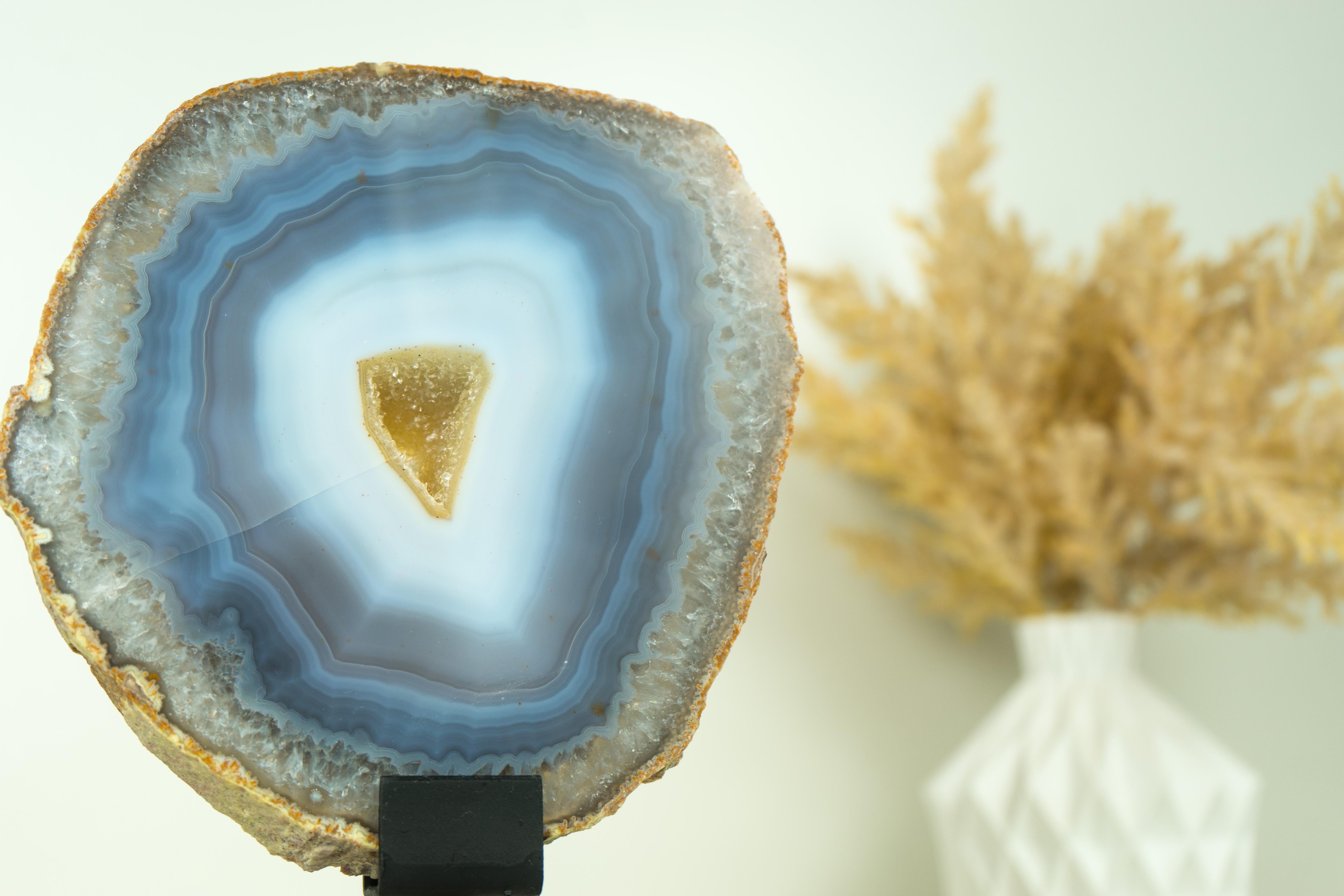 Rare Natural Blue and White Banded Agate Slice, Undyed, with Yellow Galaxy Druzy In New Condition For Sale In Ametista Do Sul, BR