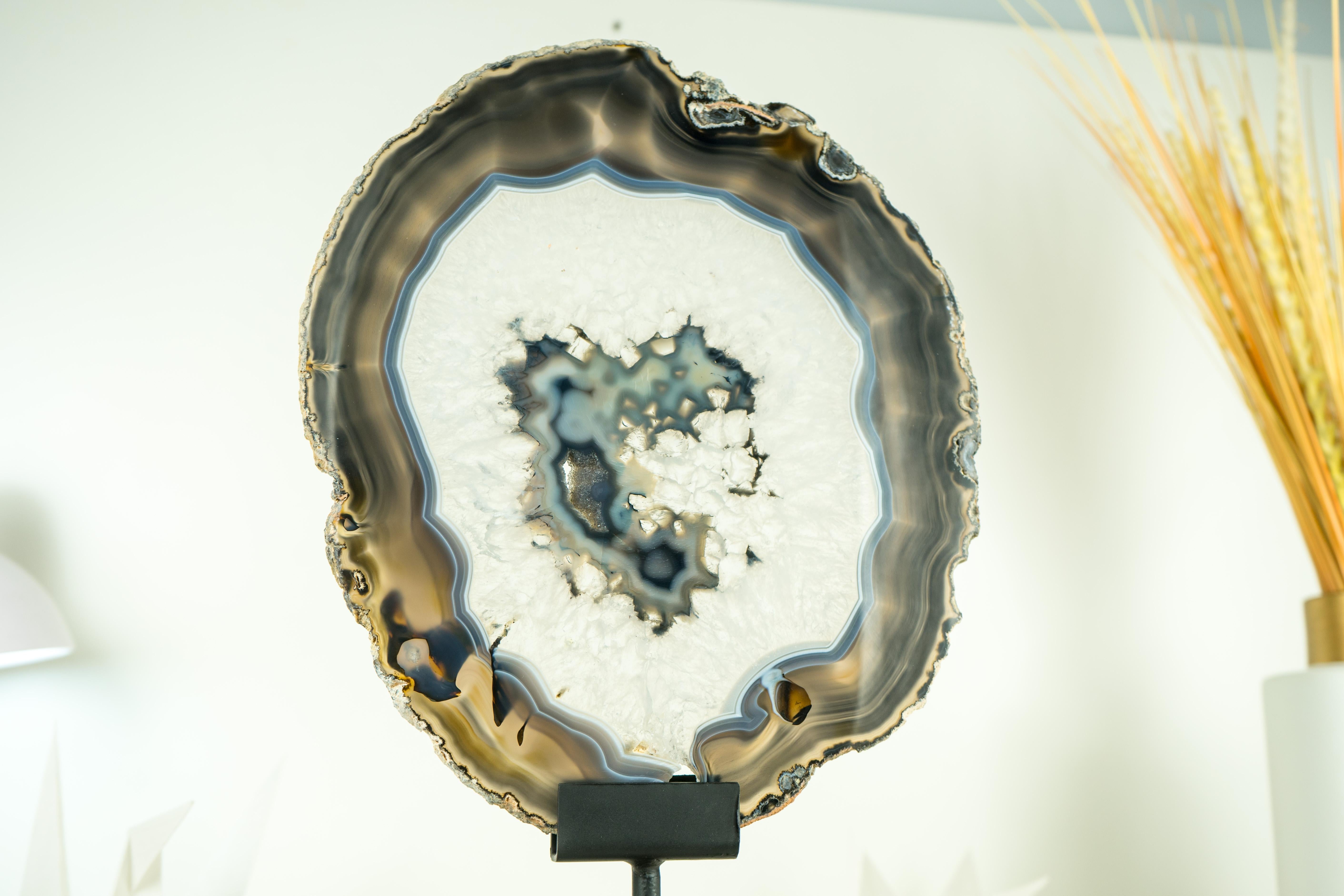 Rare Natural Blue Lace Agate Slice with Crystal, Blue, and Bronze Agate Bands In Distressed Condition For Sale In Ametista Do Sul, BR