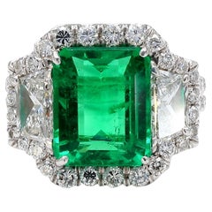 Rare Natural Green Emerald Cocktail Ring GIA Certfied