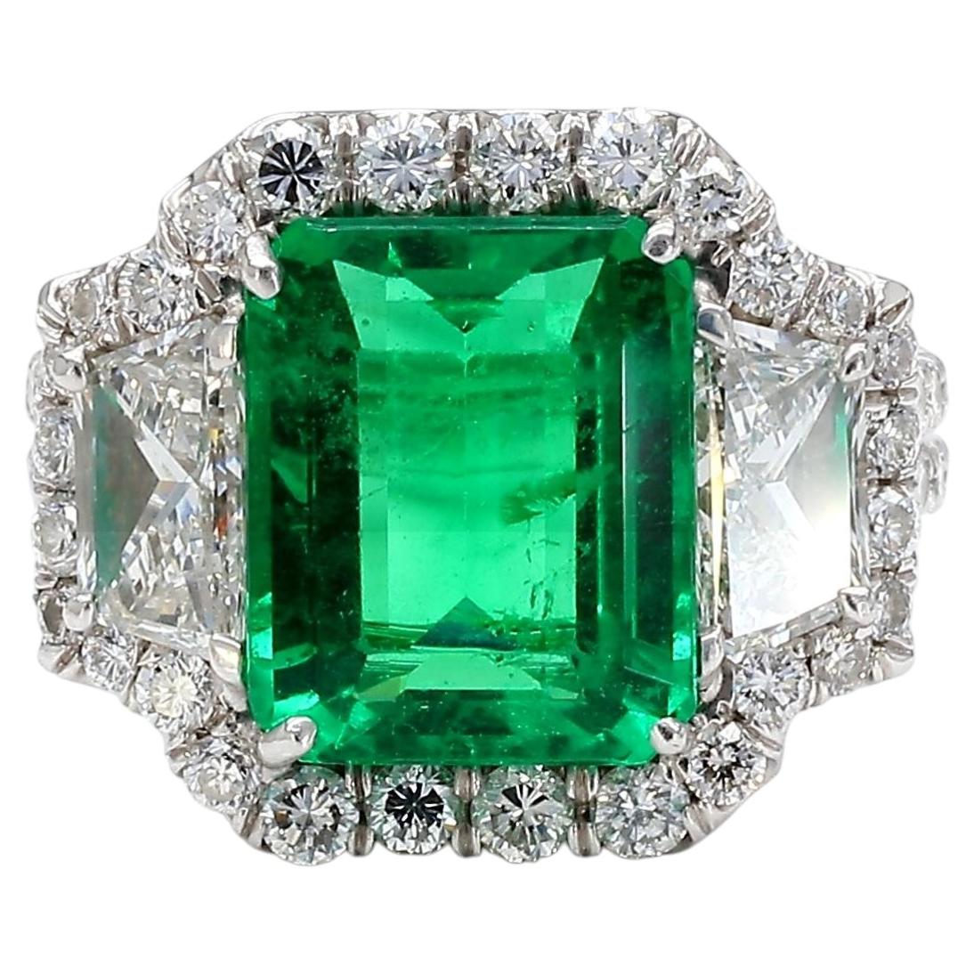 EstatebyJR 4.5ct Emerald-Cut Emerald Ring with 2.49ct Diamond Halo For Sale