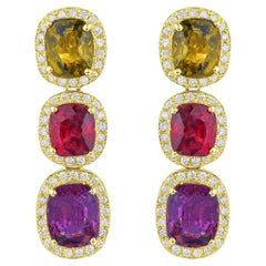 Rari orecchini di spinello naturale multicolore con diamante aureolato 8,50 carati in oro 18 carati