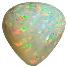 Seltener natürlicher Opal Edelstein Cabochon 10.90 Ct Birne  Form voller Feuer Farbspiel
