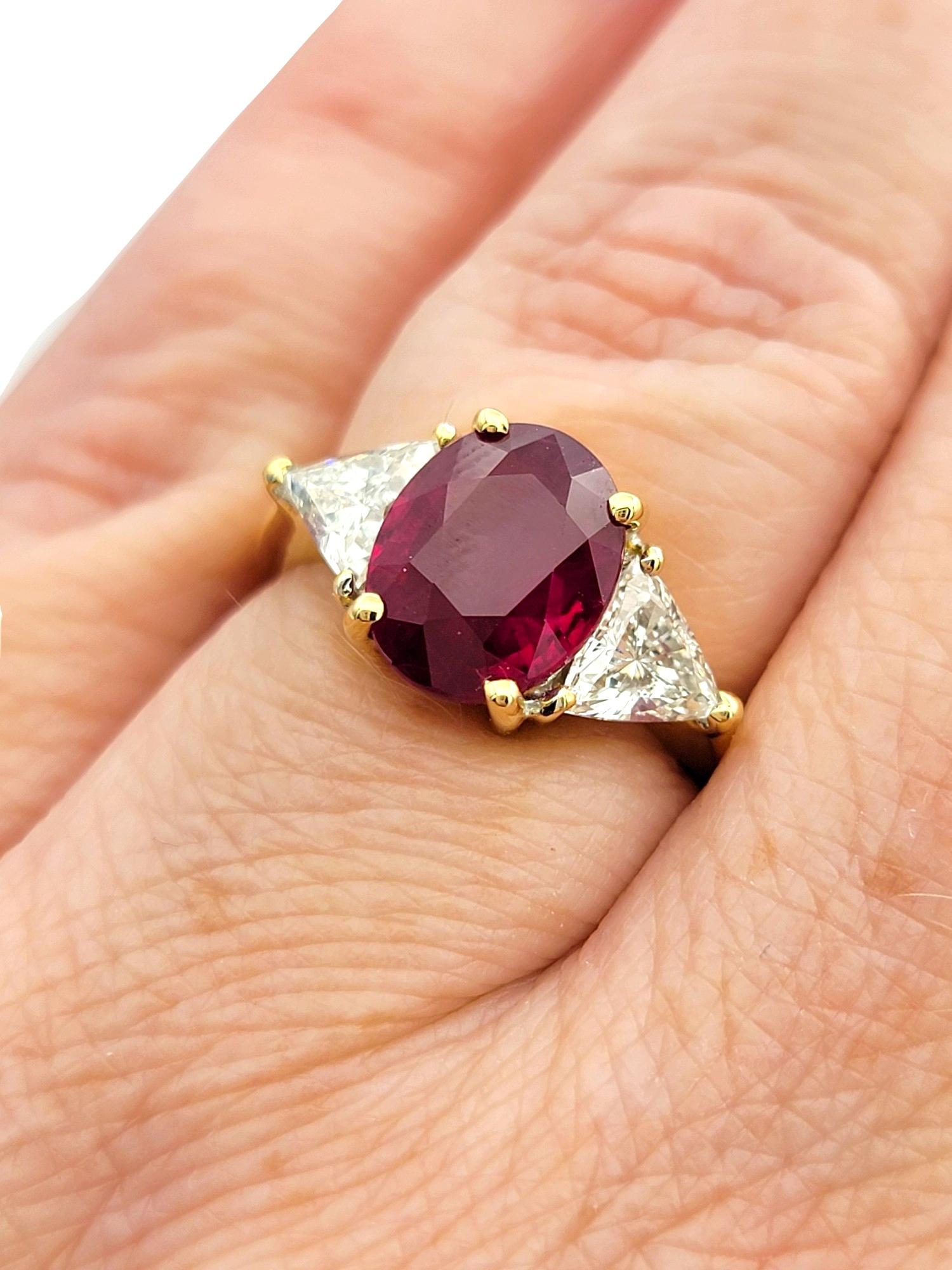 Rare Natural Oval Cut Burma Ruby and Trillion Diamond Ring 18 Karat Yellow Gold For Sale 4
