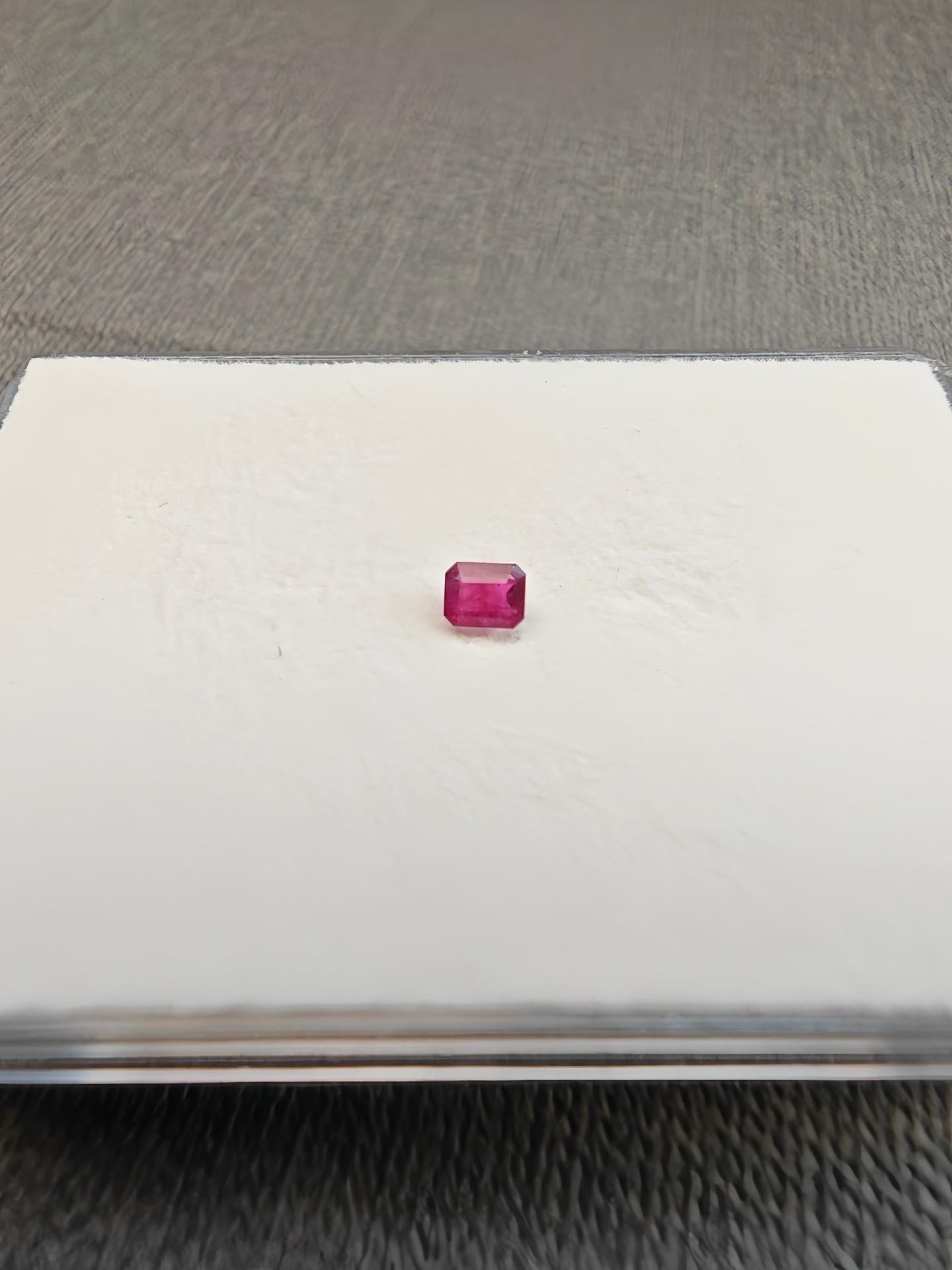 Emerald Cut Rare natural red emerald red beryl 0.16ct with certificate treasure For Sale