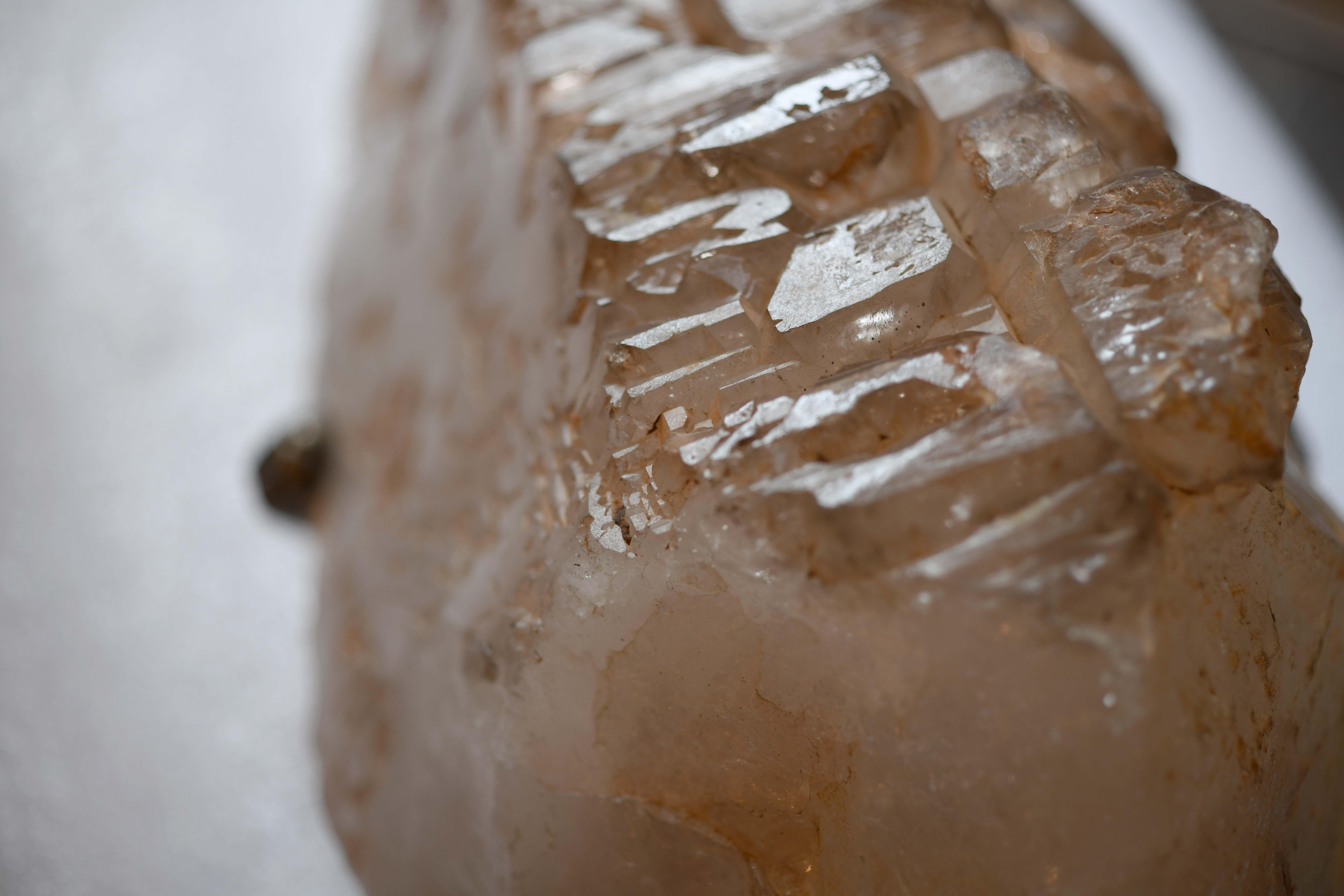 Raro candelabro de cristal de roca natural de Phoenix Siglo XXI y contemporáneo en venta