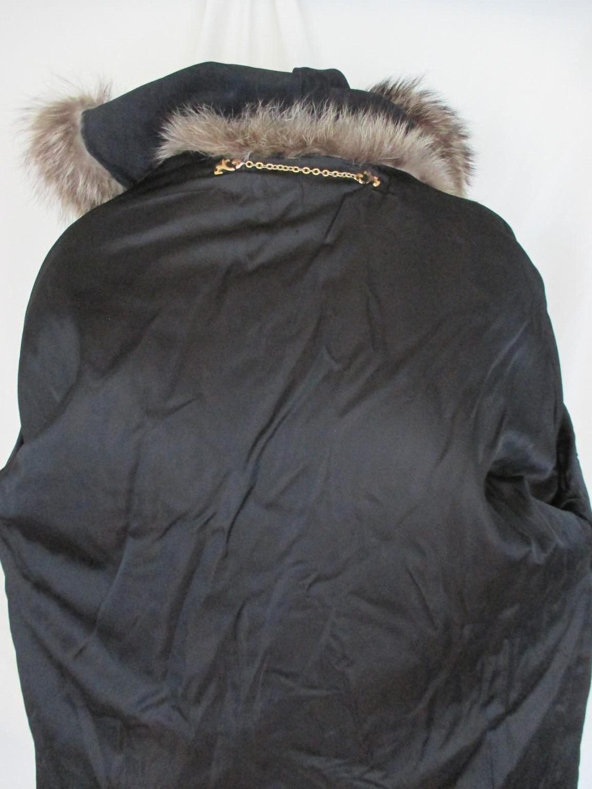 Rare Manteau de fourrure à capuche de raton laveur naturel argenté  en vente 3
