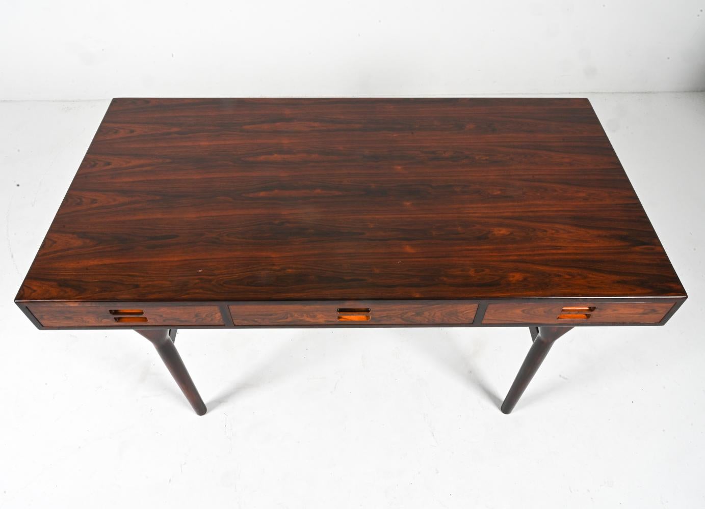 Rare ND93 Desk in Rosewood by Nanna Ditzel for Søren Willadsen, Denmark, 1950's For Sale 4