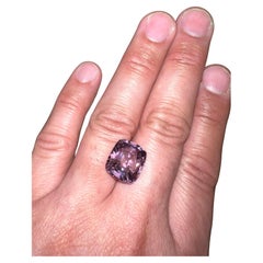 Seltener Neon 14,2 Karat Purpurrosa Spinell Edelstein 'The Pink Rose Spinel'