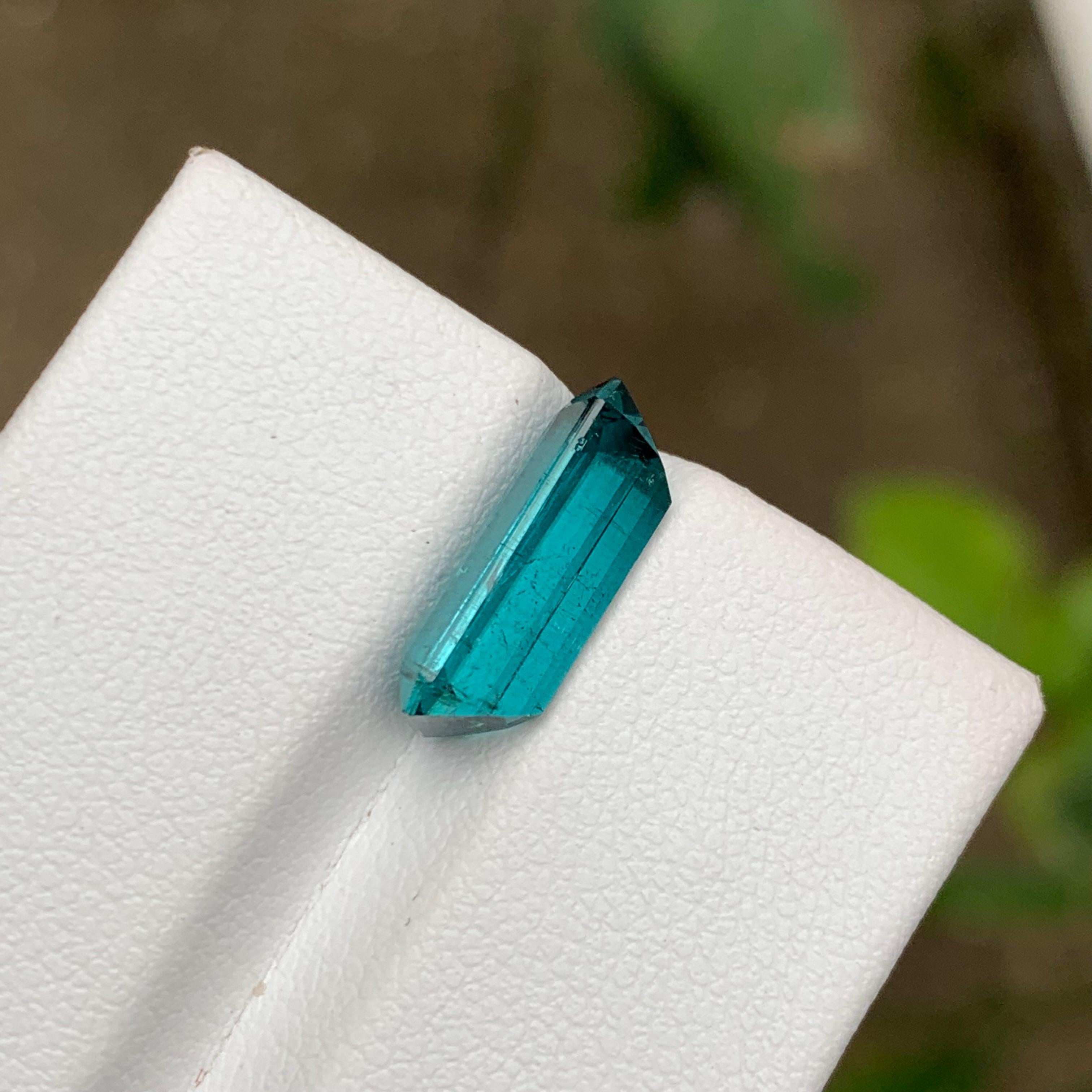 Rare Neon Blue Natural Tourmaline Gemstone, 4 Ct Emerald Cut for Ring/Jewelry AF In New Condition For Sale In Peshawar, PK