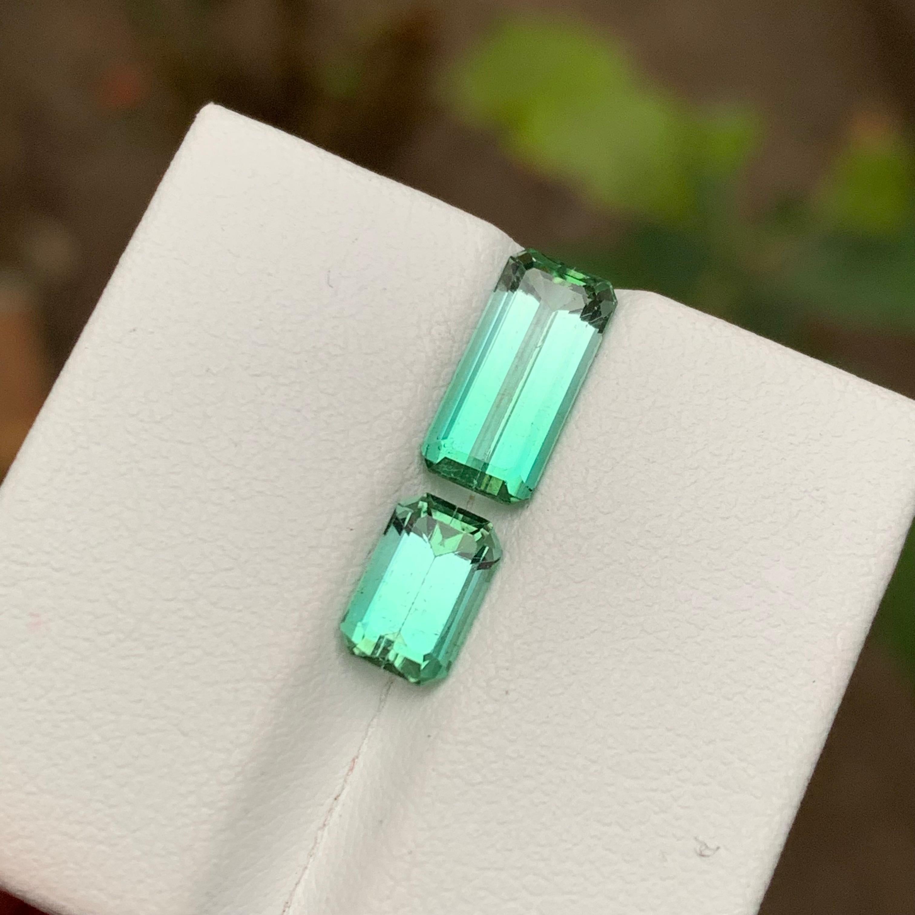 Rare Neon Bluish Green Tourmaline Gemstones, 3.55 Ct Emerald Cut for Jewelry Set For Sale 4