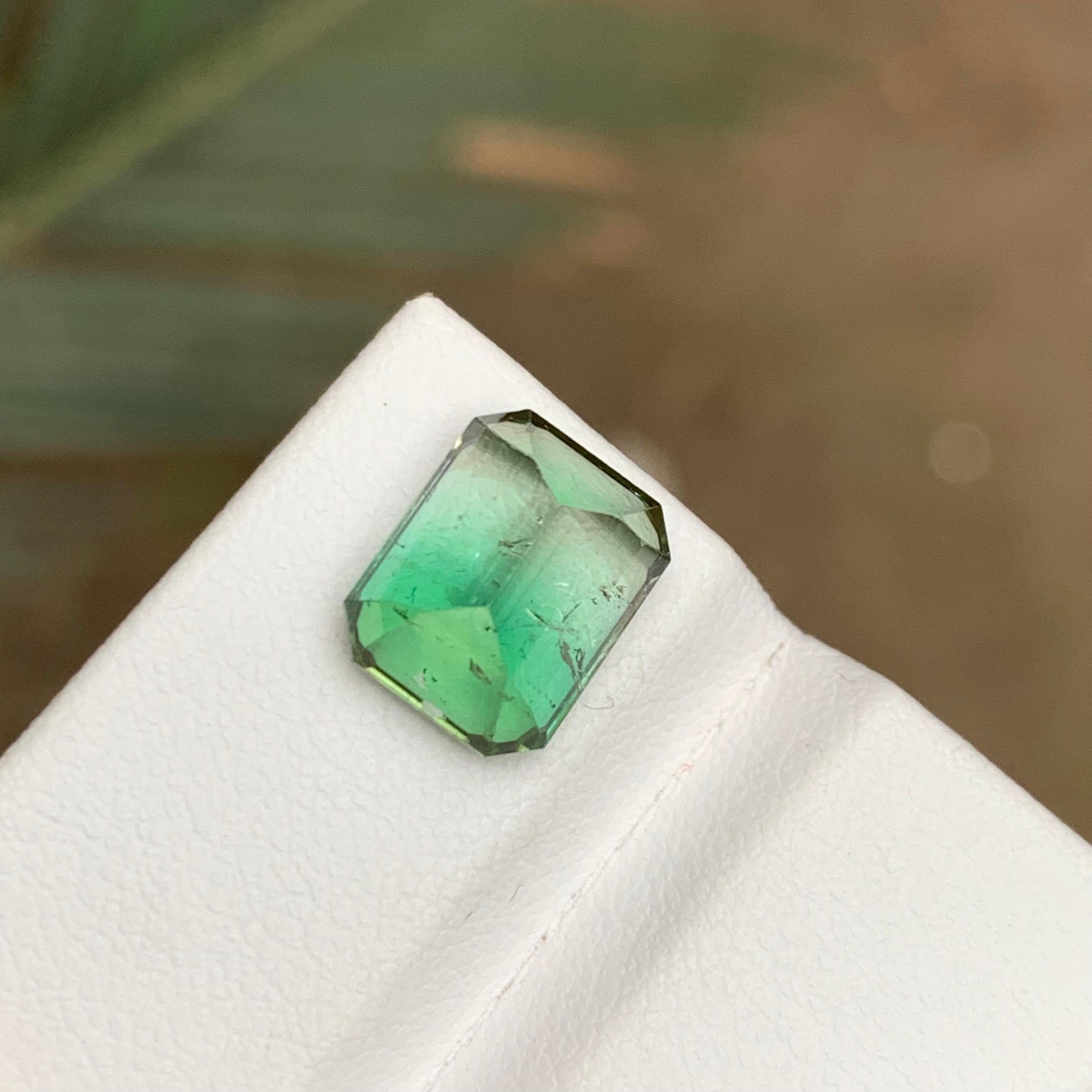 Rare Neon Bluish Green-White Bicolor Tourmaline Gemstone, 5.40 Carat Emerald Cut In New Condition For Sale In Peshawar, PK