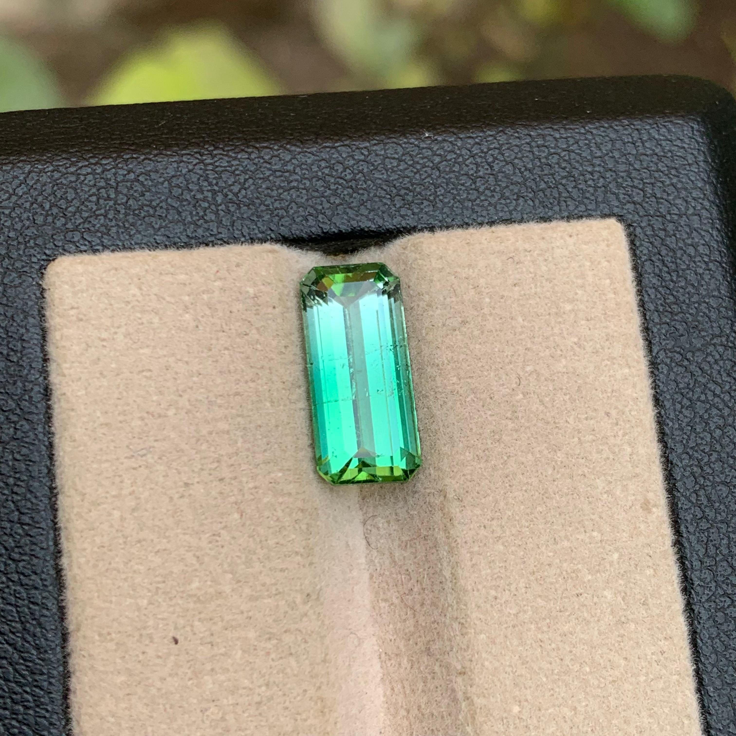 Rare Neon Lagoon Green Bicolor Tourmaline Gemstone 4.40 Ct Step Emerald Cut Afg For Sale 4