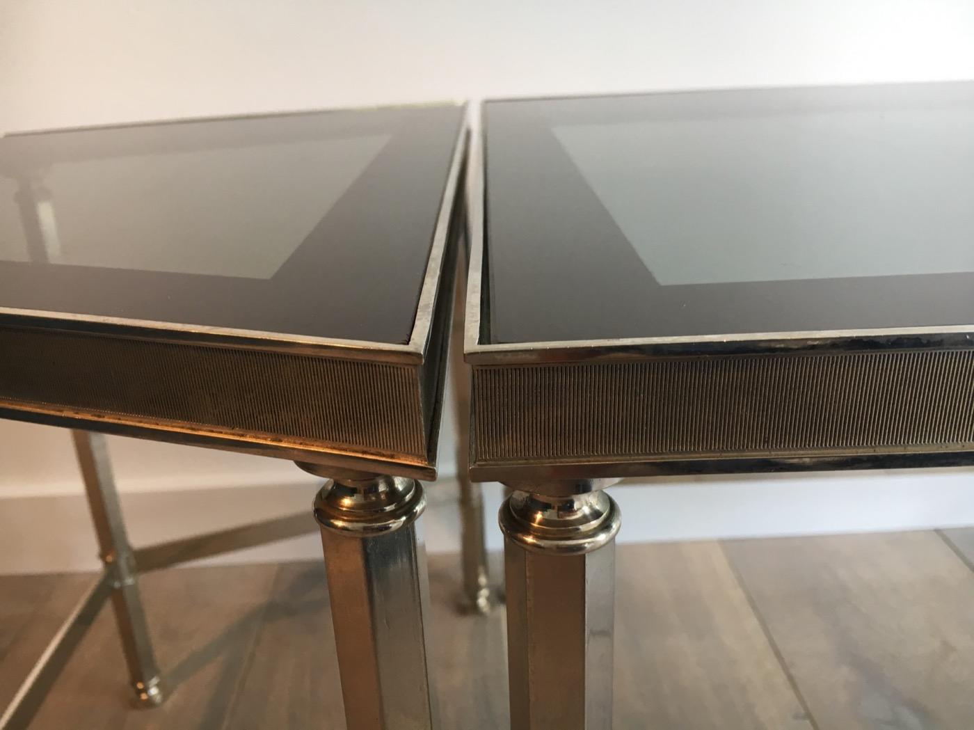 Laqué Rare table basse tripartie nickelée avec plateaux en verre laqués tout autour en vente