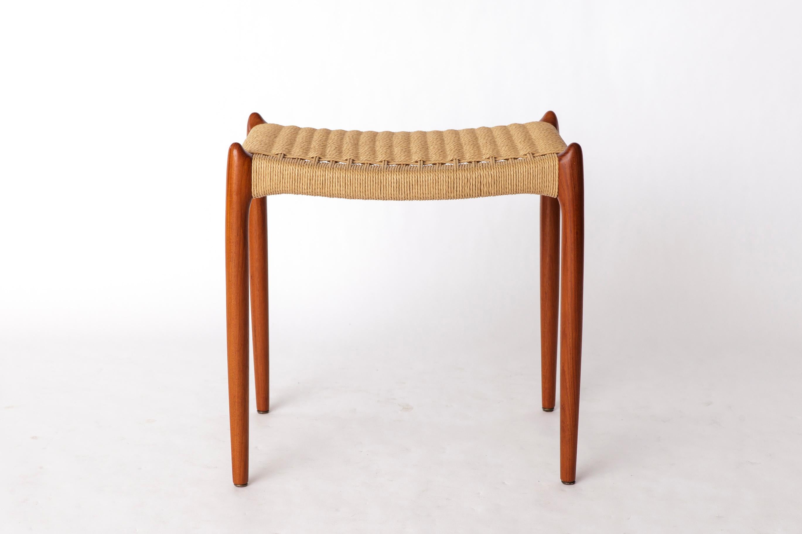 Rare Niels Otto Møller Ottoman – Model 78a, 1960s
A beautifully crafted and hard-to-find piece from the 1960s by renowned Danish designer Niels Otto Møller.
Only 1 available – in very good vintage condition.

✔️ Solid teak wood frame, professionally