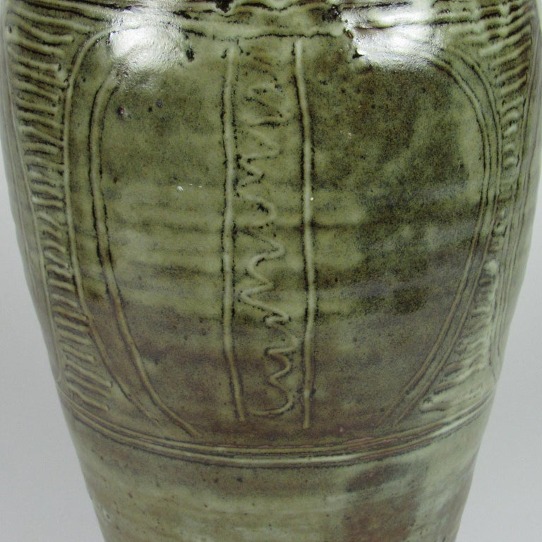 Rare Nigerian 20th Century Bawa Ushafa Abuja Pottery Vase For Sale at