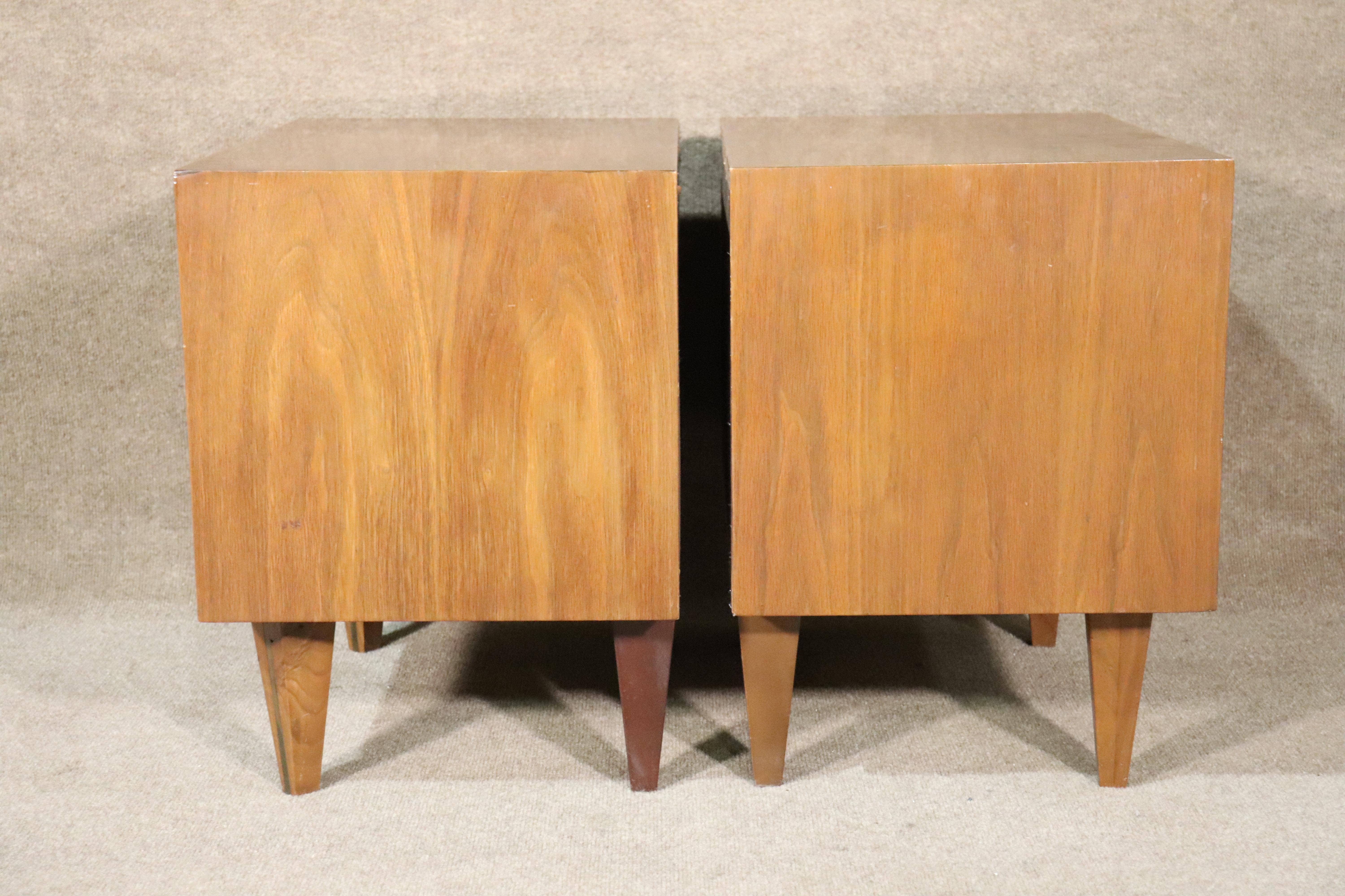 Rare Nightstands w/ Inlay Legs For Sale 1