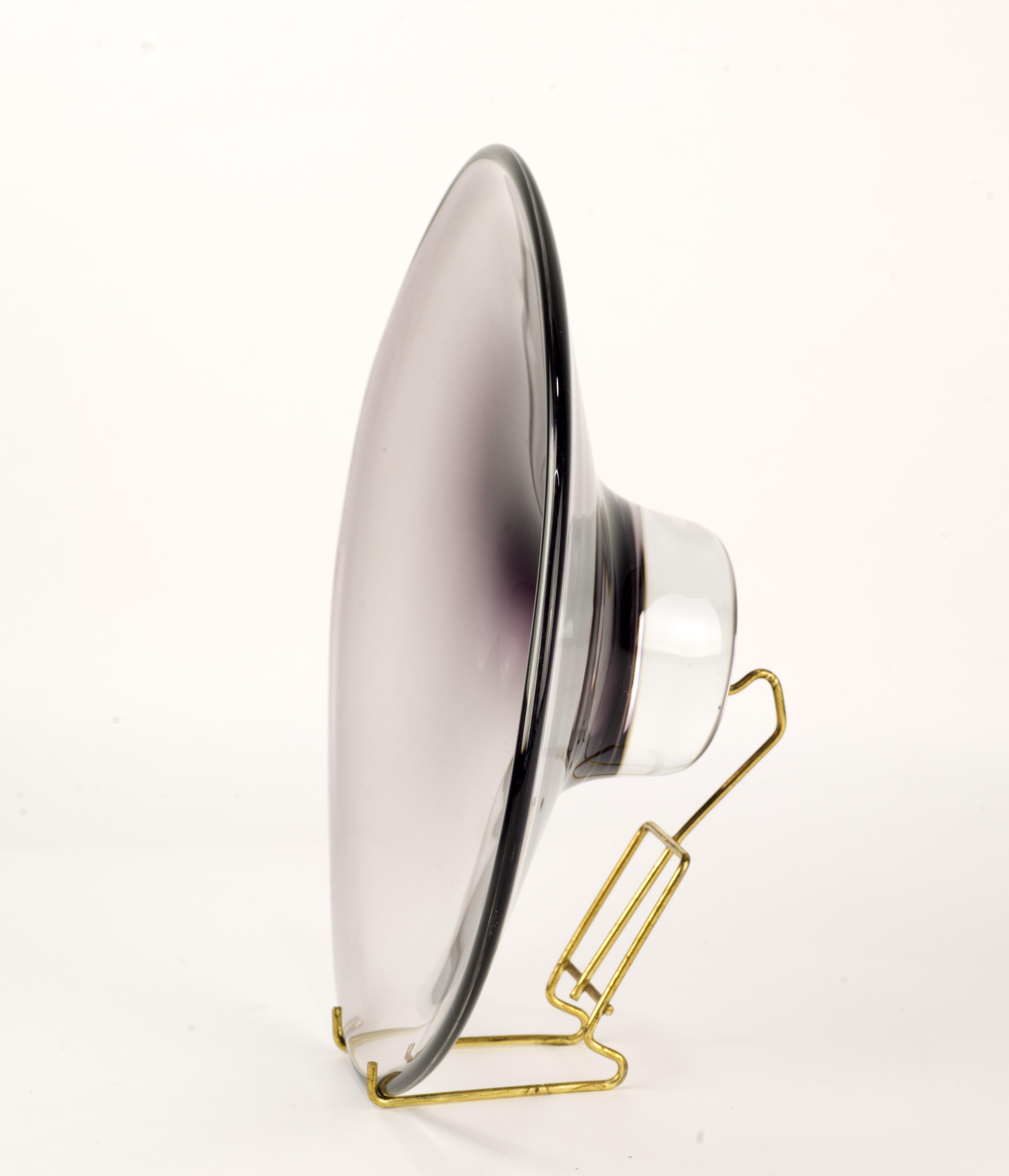 Scandinave moderne Rare coupe centrale Nils Landberg pour Orrefors, gris fumée et transparent, années 1950 en vente