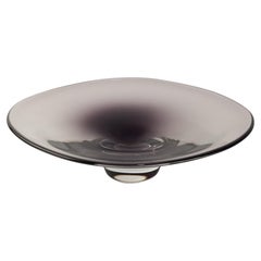 Rare coupe centrale Nils Landberg pour Orrefors, gris fumée et transparent, années 1950