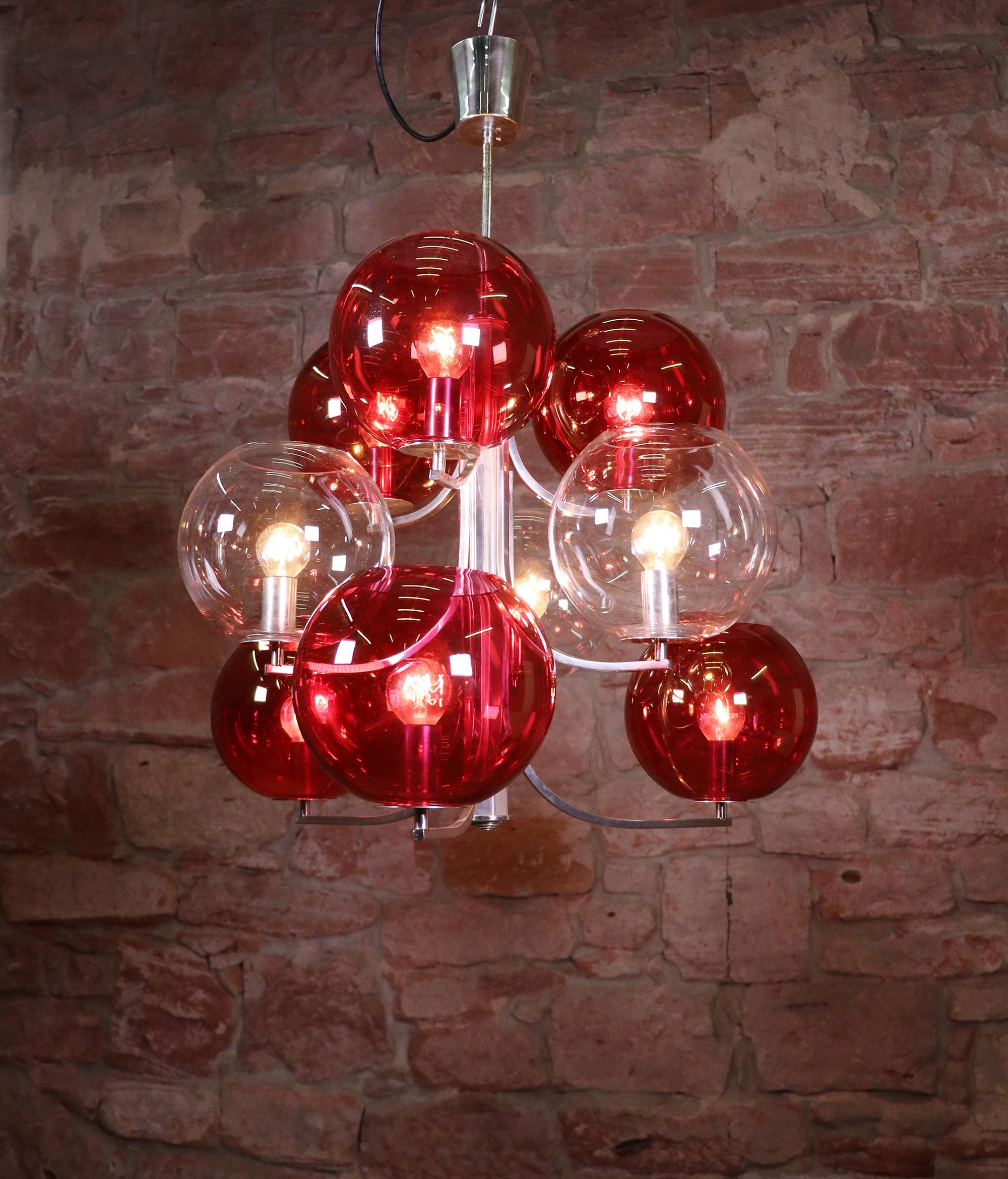 1960 Italy Sputnik Chandelier Cranberry Murano Glass Globes & Silver-Plated In Good Condition For Sale In Niederdorfelden, Hessen