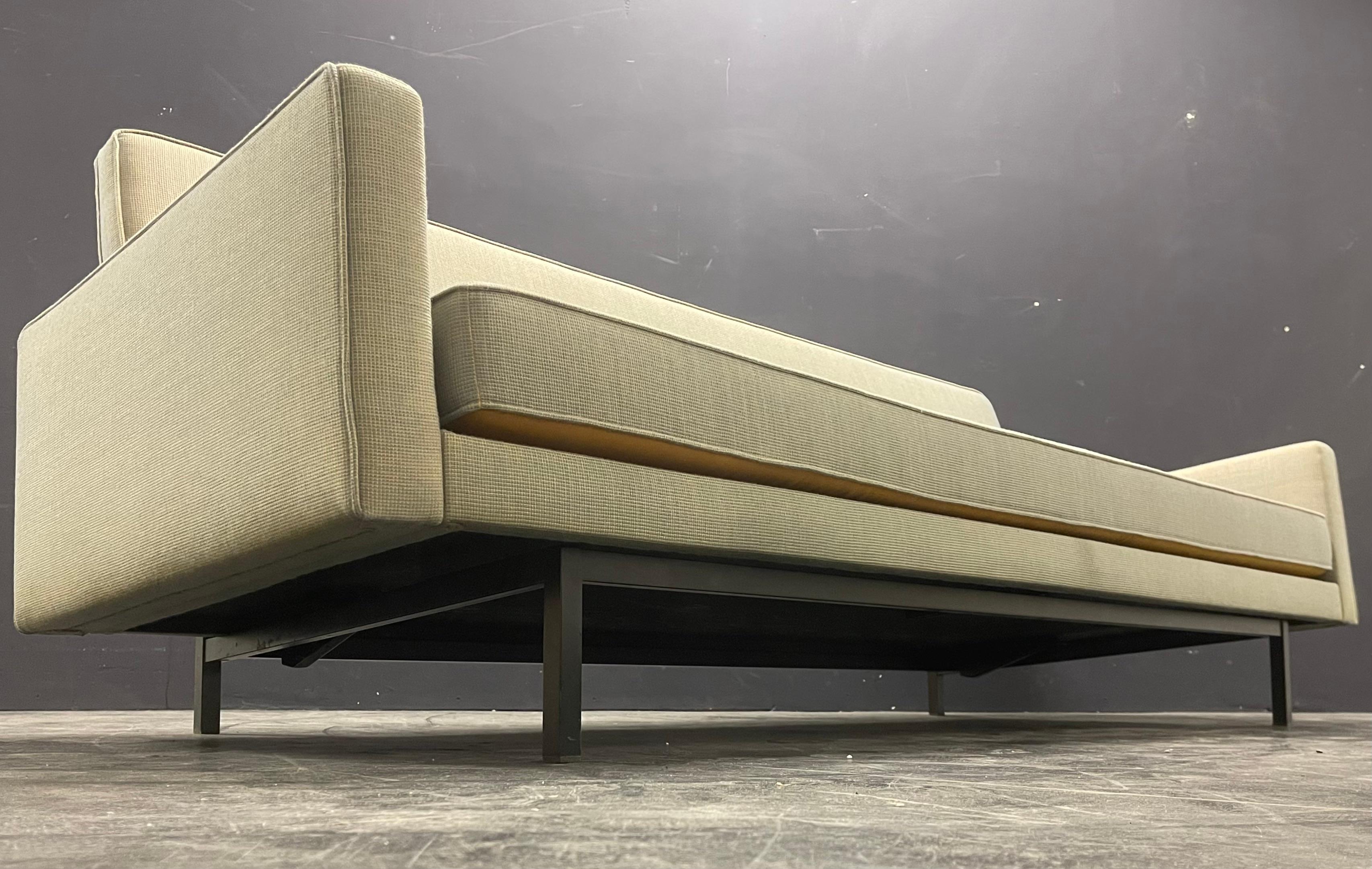 Rare No. 704 Richard Schultz Knoll International Daybed / Sofa For Sale 10