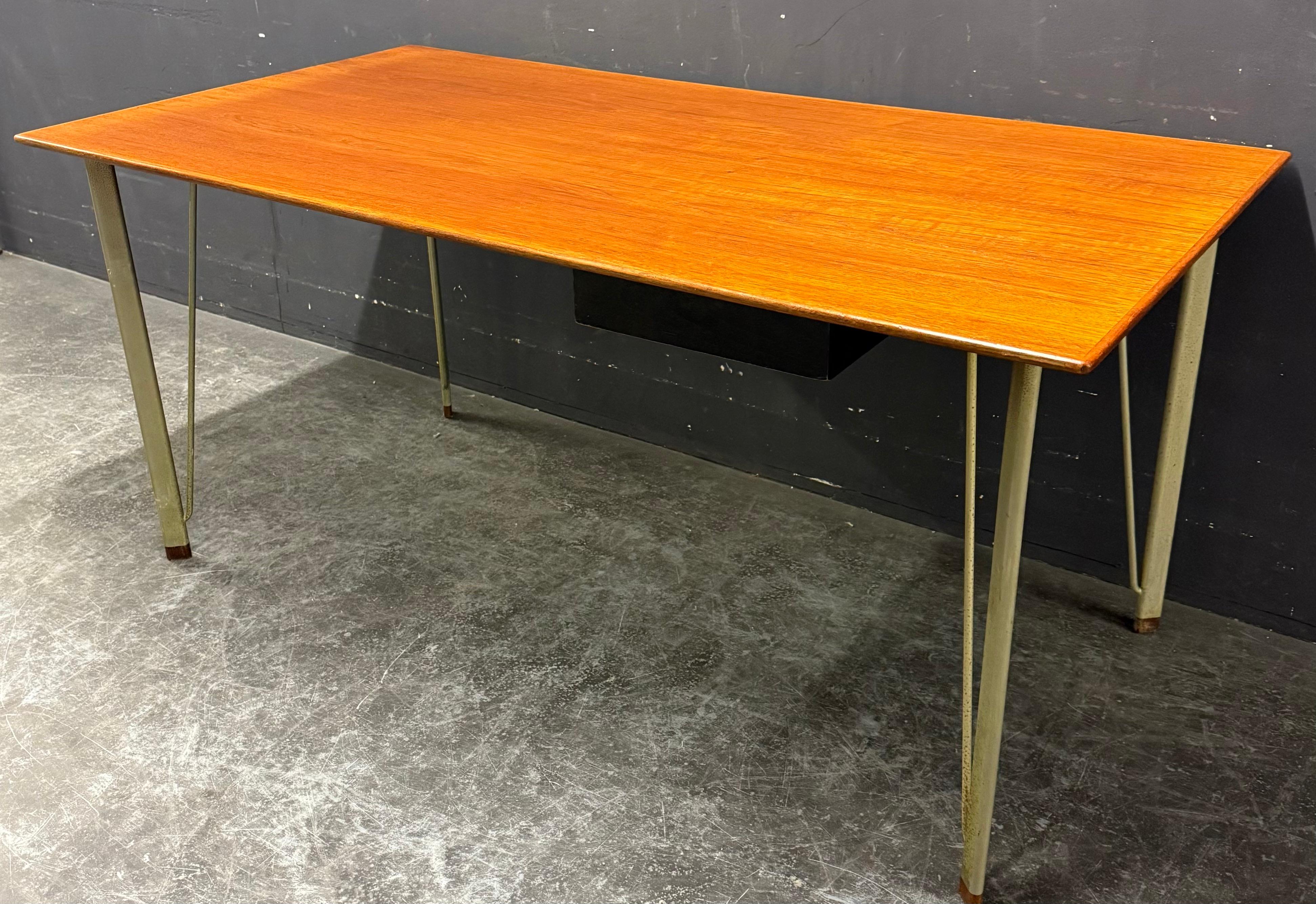 seltener nr.3605 arne jacobsen schreibtisch (Dänisch) im Angebot