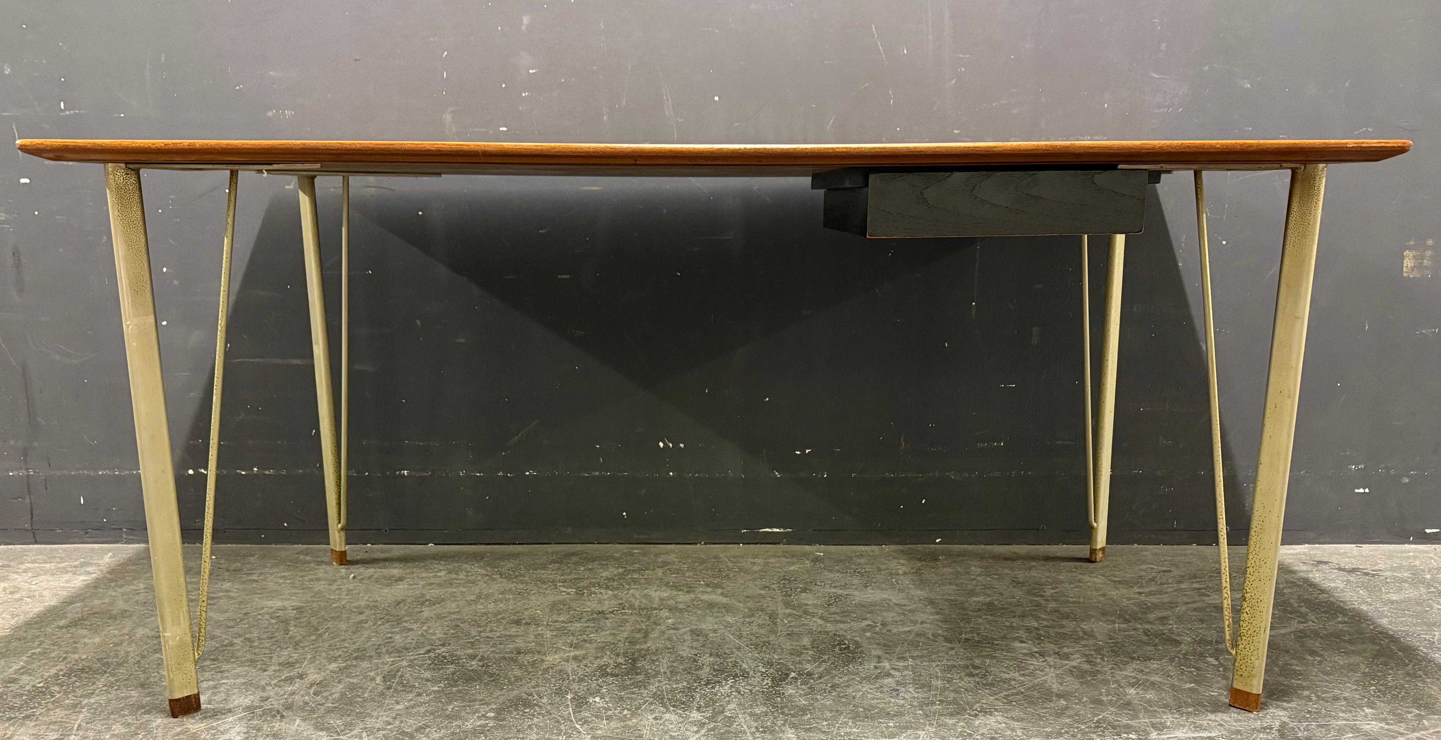 seltener nr.3605 arne jacobsen schreibtisch im Zustand „Gut“ im Angebot in Munich, DE