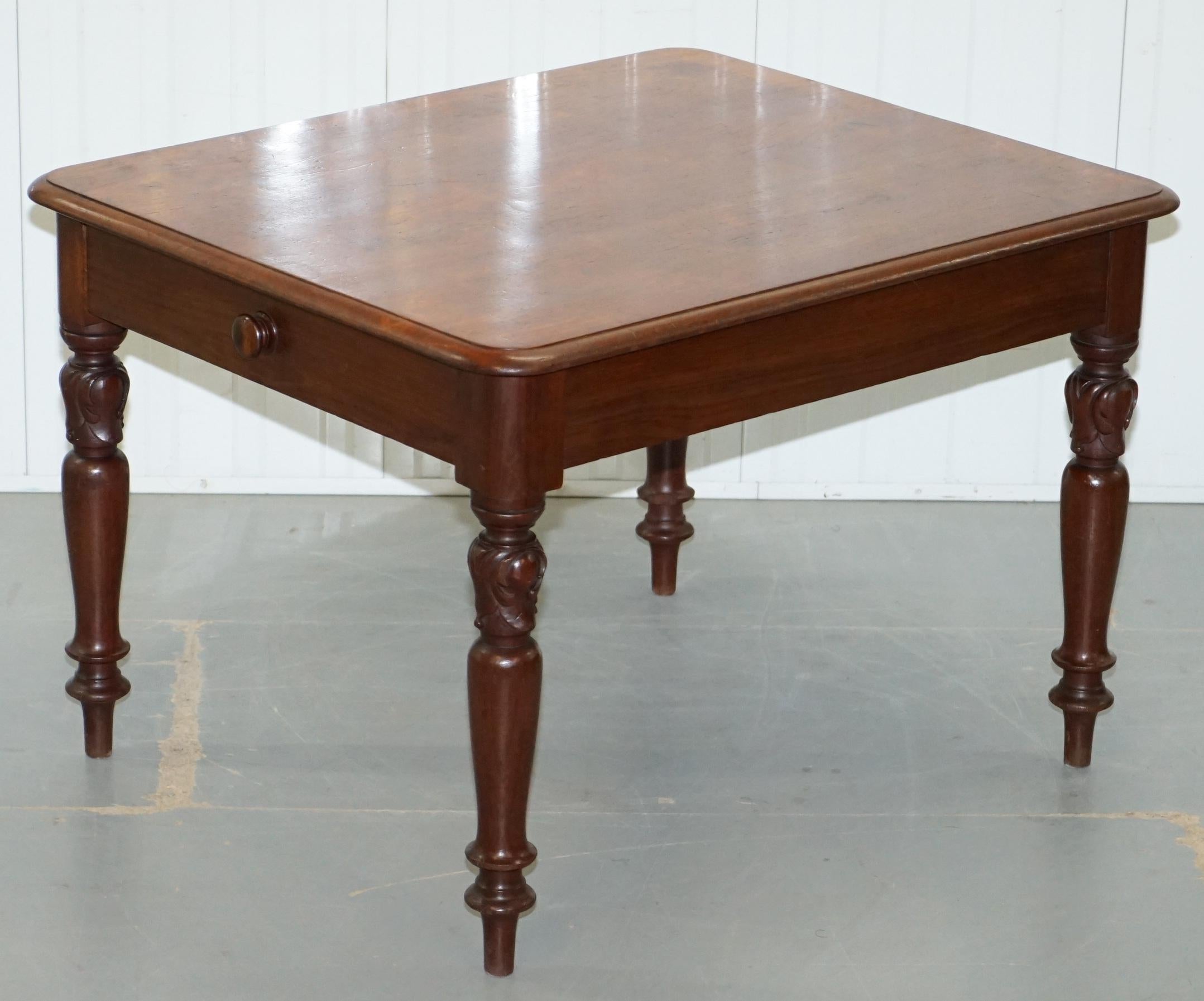 4 person table